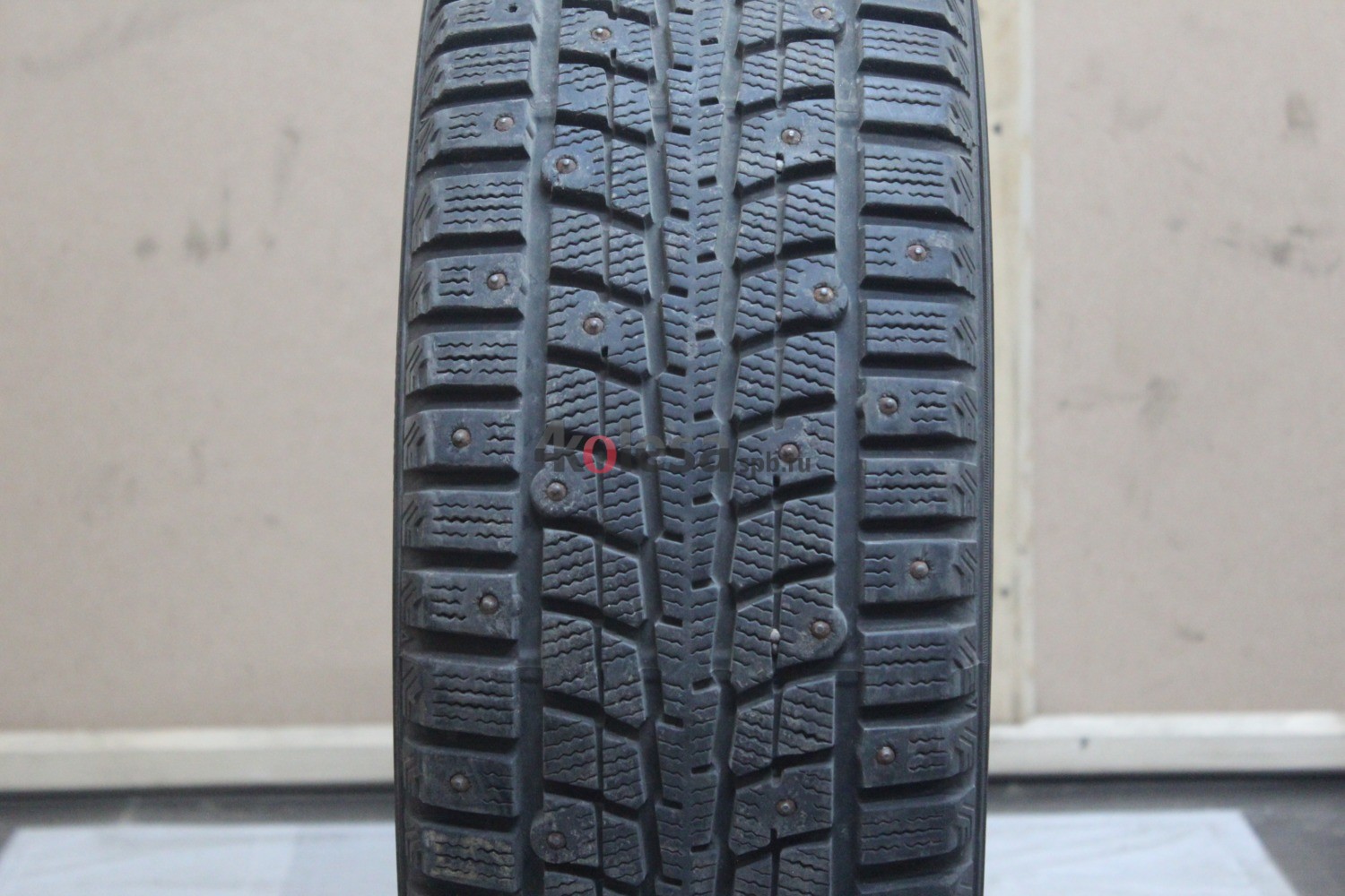 Зимние шипованные шины R15 195/55 Dunlop SP Winter ICE 01 бу (6-7 мм.) остаток шипов 70-100%