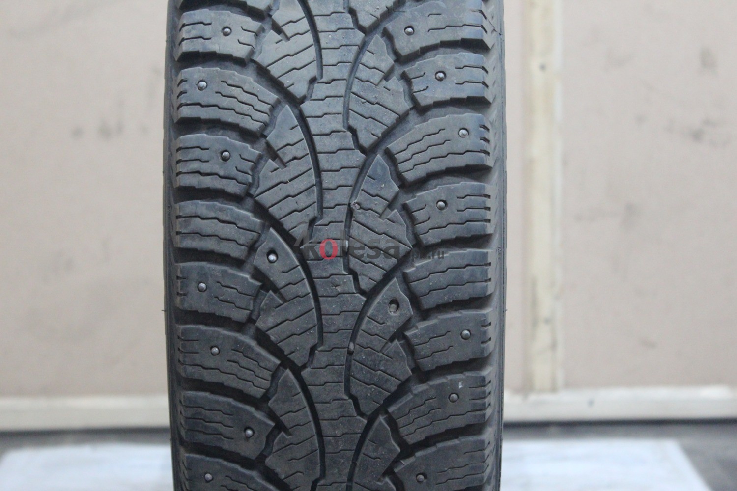 Зимние шипованные шины R16C 195/75 Bridgestone Noranza Van бу (6-7 мм.) остаток шипов 70-100%