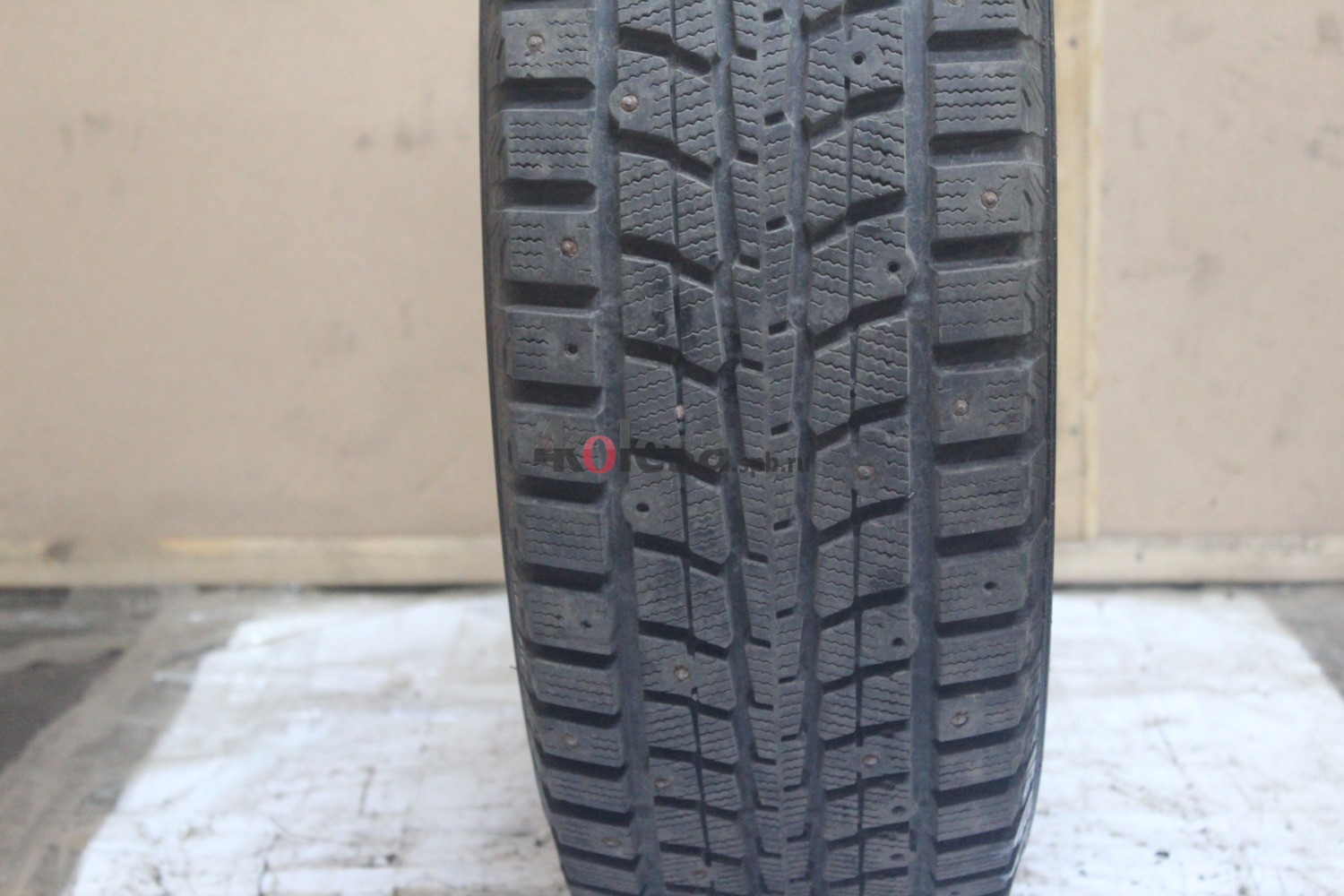 Зимние шипованные шины R16 245/70 Dunlop SP Winter ICE 01 бу (8-9 мм.) остаток шипов 50-69%