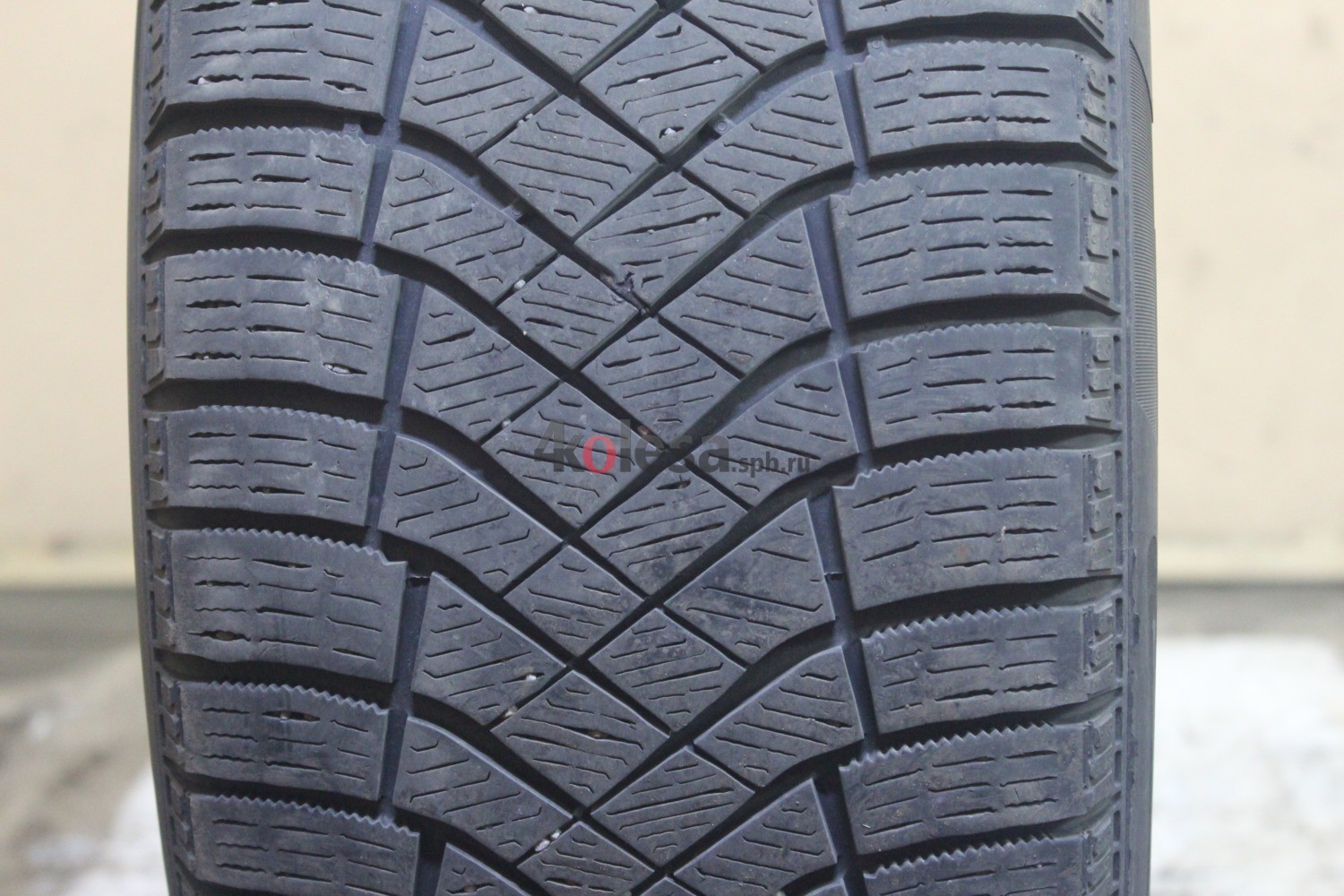 235 55 r19 gislaved. Pirelli Ice 7 mm. Pirelli Ice Zero глубина протектора. Пирелли айс Зеро фр 245/50р19 высота протектора. Пирелли айс Зеро фр 245/50р19 индикатор износа.