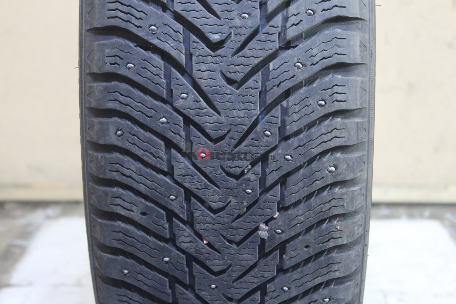 Зимние шипованные шины R19 255/55 Nokian Tyres Hakkapeliitta 8 бу (8-9 мм.) остаток шипов 70-100%