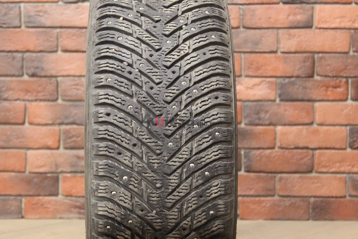 Зимние шипованные шины R17 225/55 Nokian Tyres Hakkapeliitta 8 бу (6-7 мм.) остаток шипов 50-69%