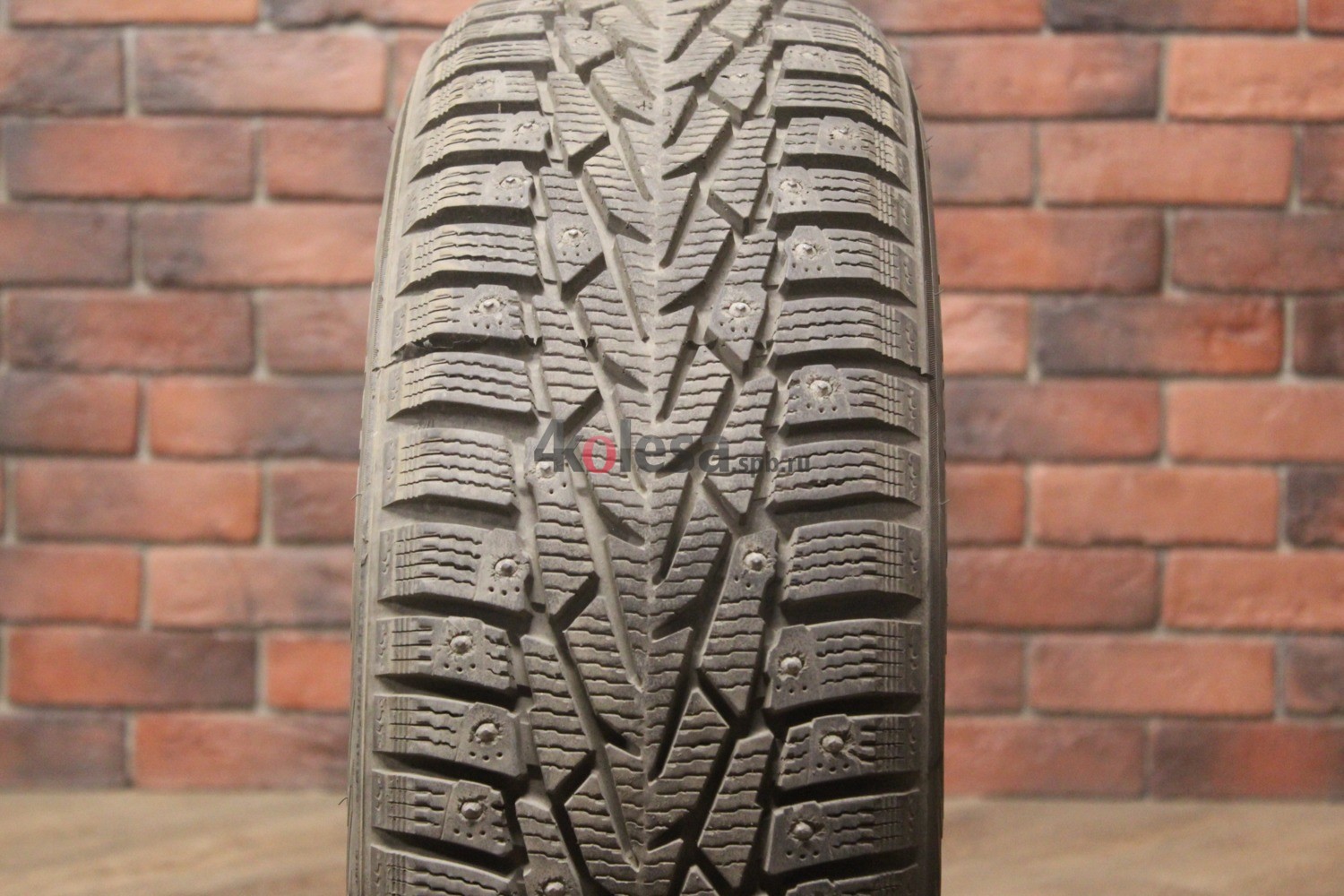 Зимние шипованные шины R15 195/60 Nokian Tyres Hakkapeliitta 7 бу (8-9 мм.) остаток шипов 70-100%
