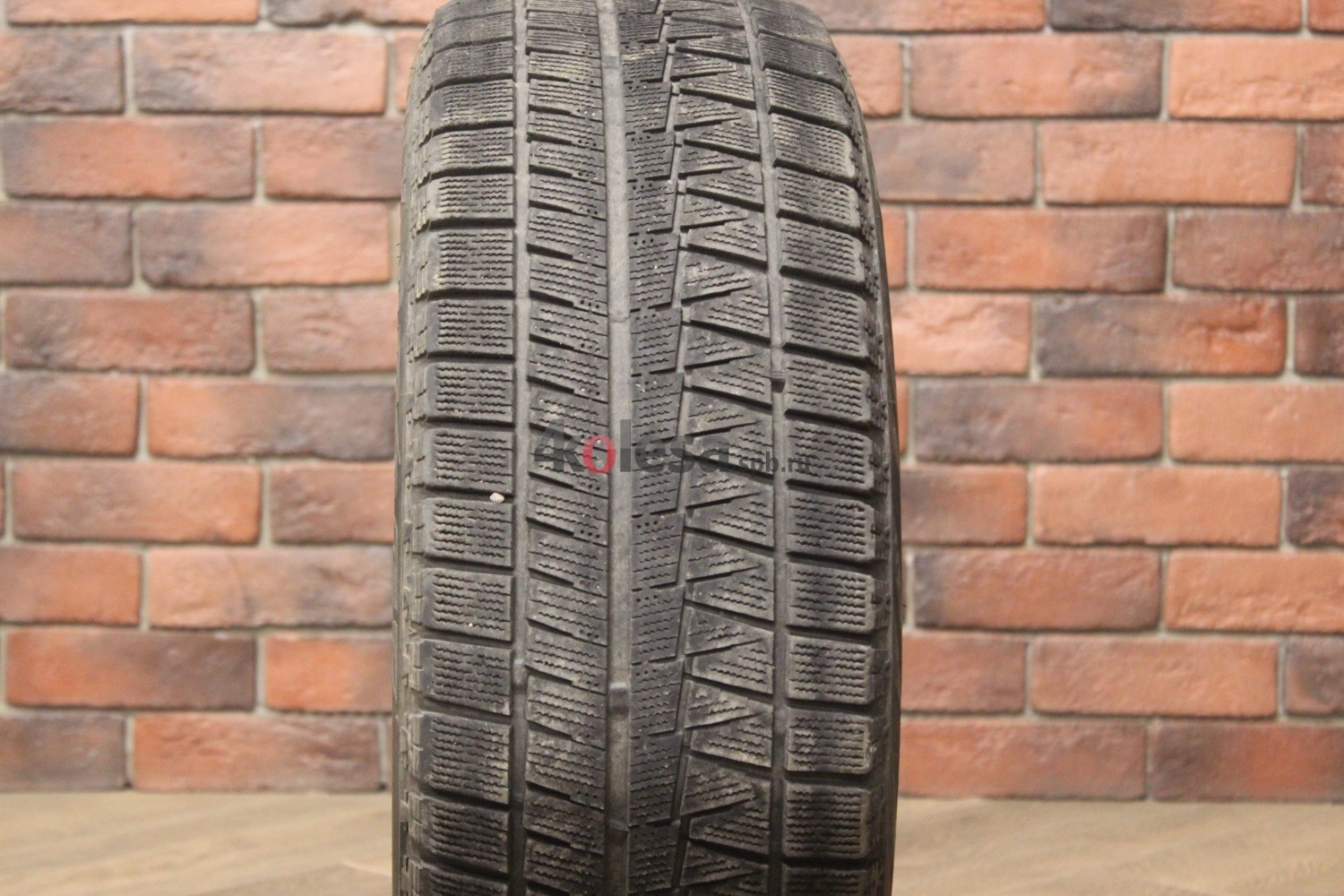 Зимние нешипованные шины R16 205/55 Bridgestone Blizzak Revo GZ бу Лип. (4-5 мм.)