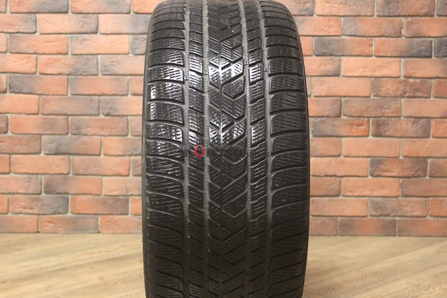 Зимние нешипованные шины R20 285/40 Pirelli Scorpion Winter бу Лип. (4-5 мм.)