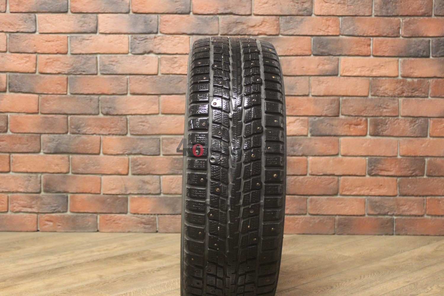 Зимние шипованные шины R16 205/60 Dunlop SP Winter ICE 01 бу (6-7 мм.) остаток шипов 70-100%