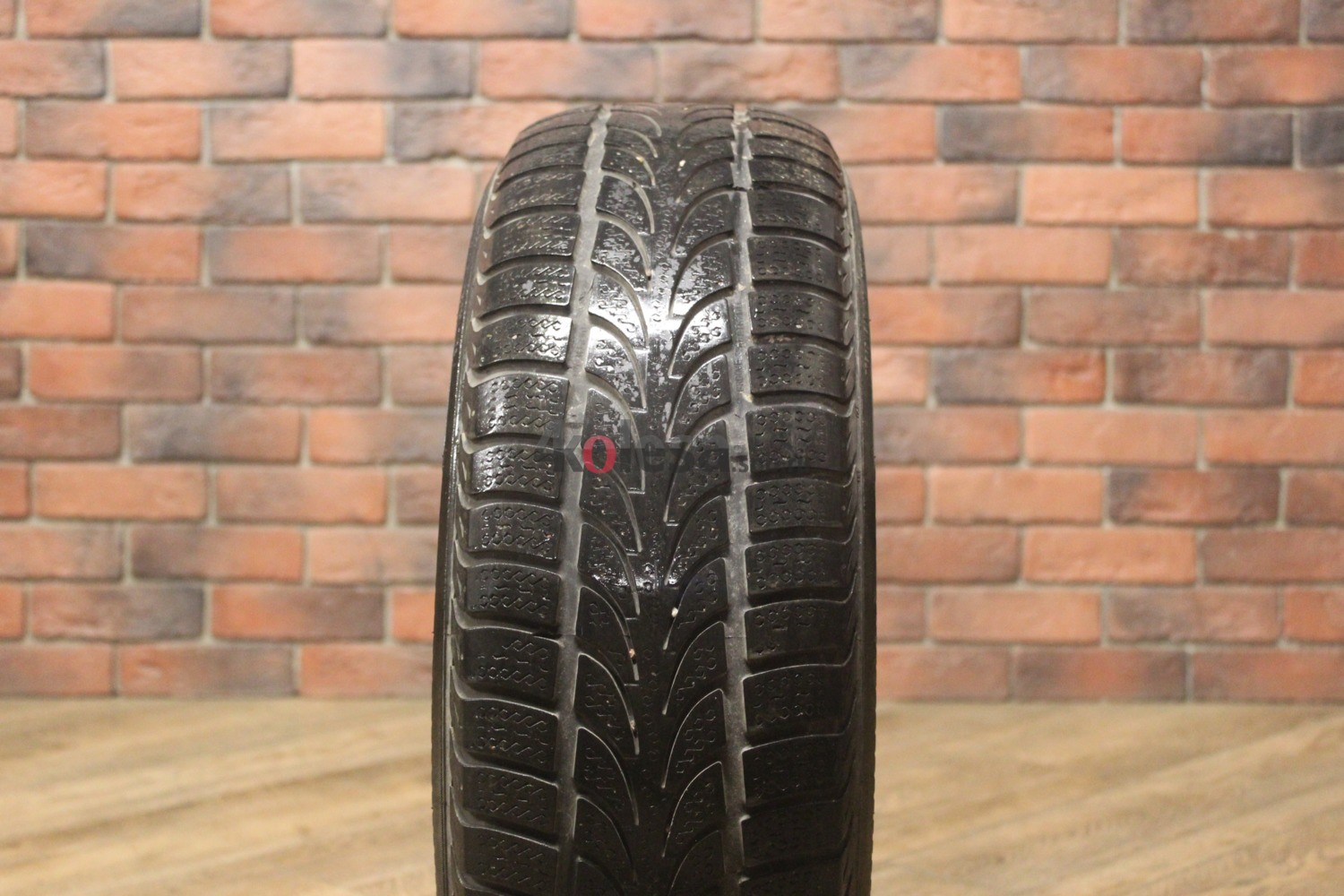 Зимние нешипованные шины R15 195/65 Nokian Tyres WR бу Лип. (4-5 мм.)