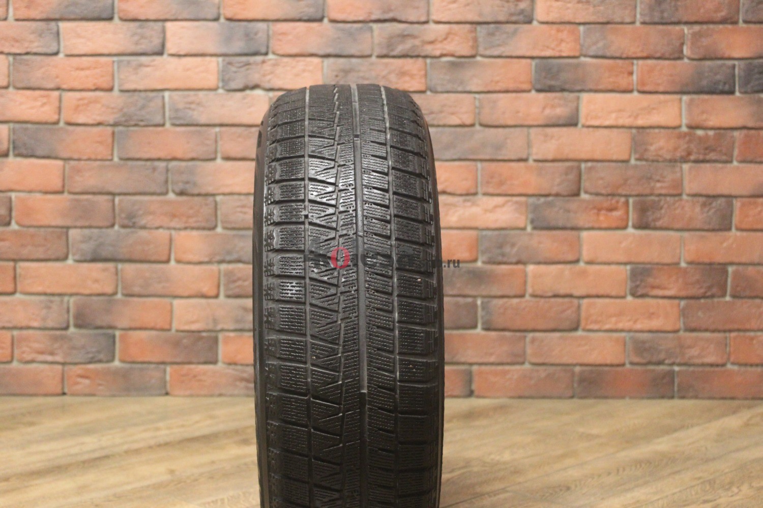 Зимние нешипованные шины R15 195/60 Bridgestone Blizzak Revo GZ бу Лип. (4-5 мм.)