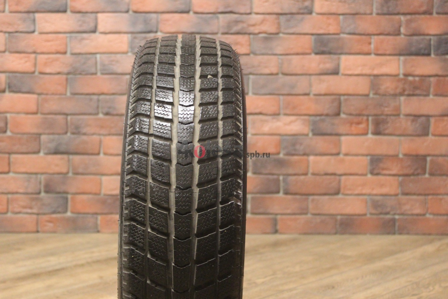 Зимние нешипованные шины R15 185/65 Roadstone EURO-WIN 650 бу Лип. (6-7 мм.)