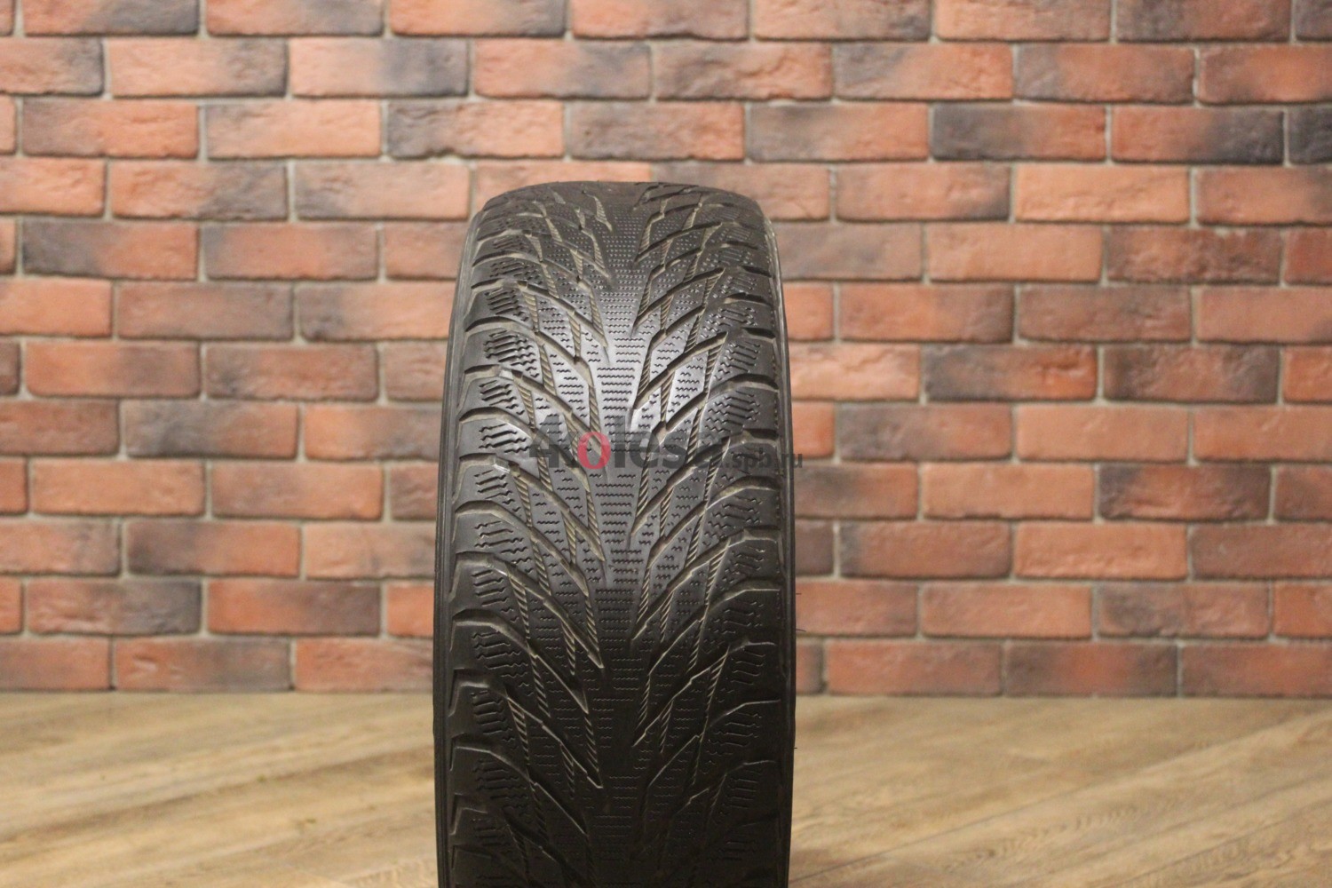 Зимние нешипованные шины R15 195/55 Nokian Tyres Hakkapeliitta R2 бу Лип. (4-5 мм.)