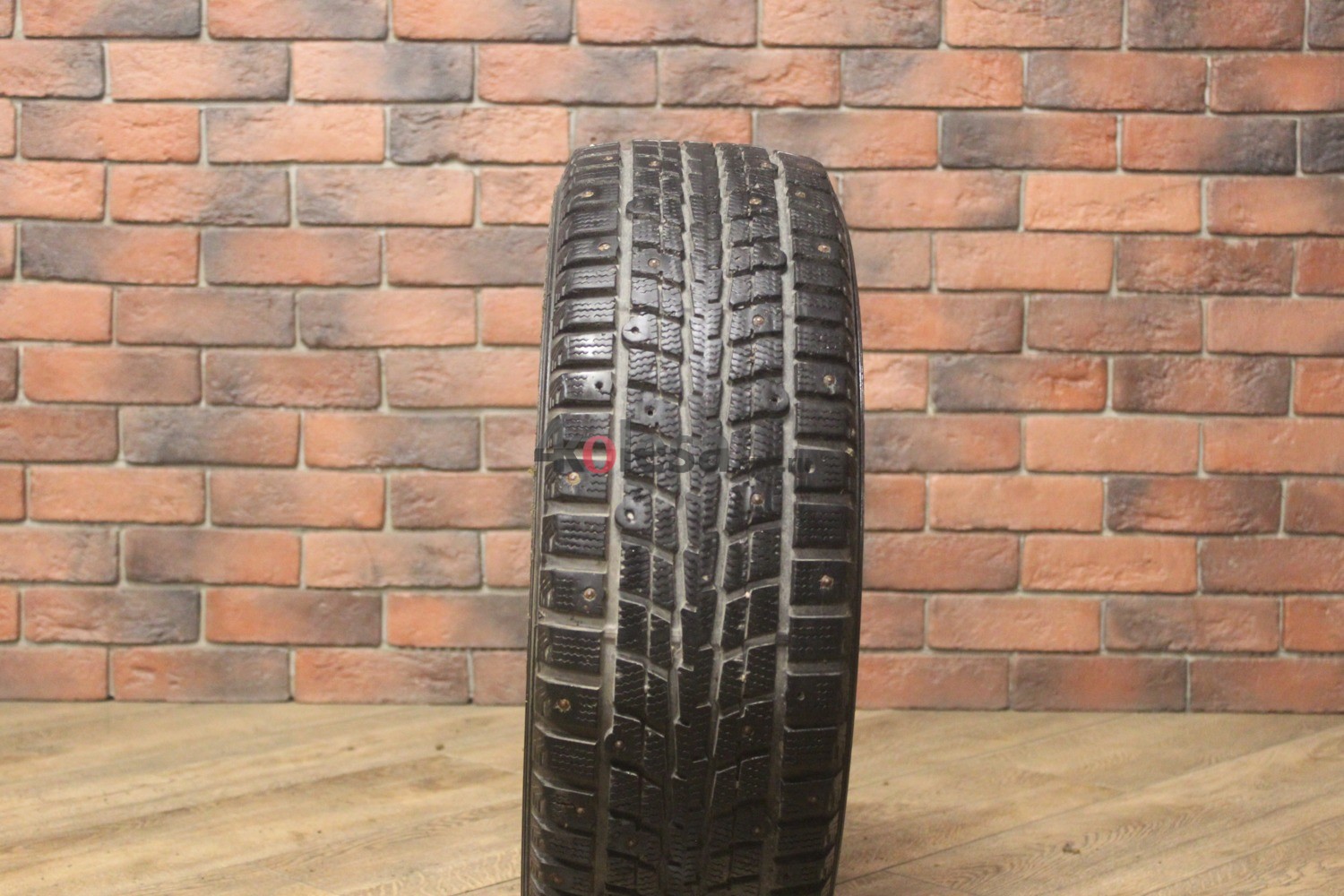Зимние шипованные шины R15 195/65 Dunlop SP Winter ICE 01 бу (6-7 мм.) остаток шипов 50-69%