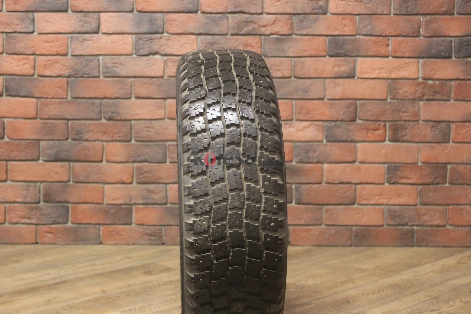 Зимние шипованные шины R15 185/65 Nokian Tyres Hakkapeliitta 10 бу (6-7 мм.) остаток шипов 70-100%