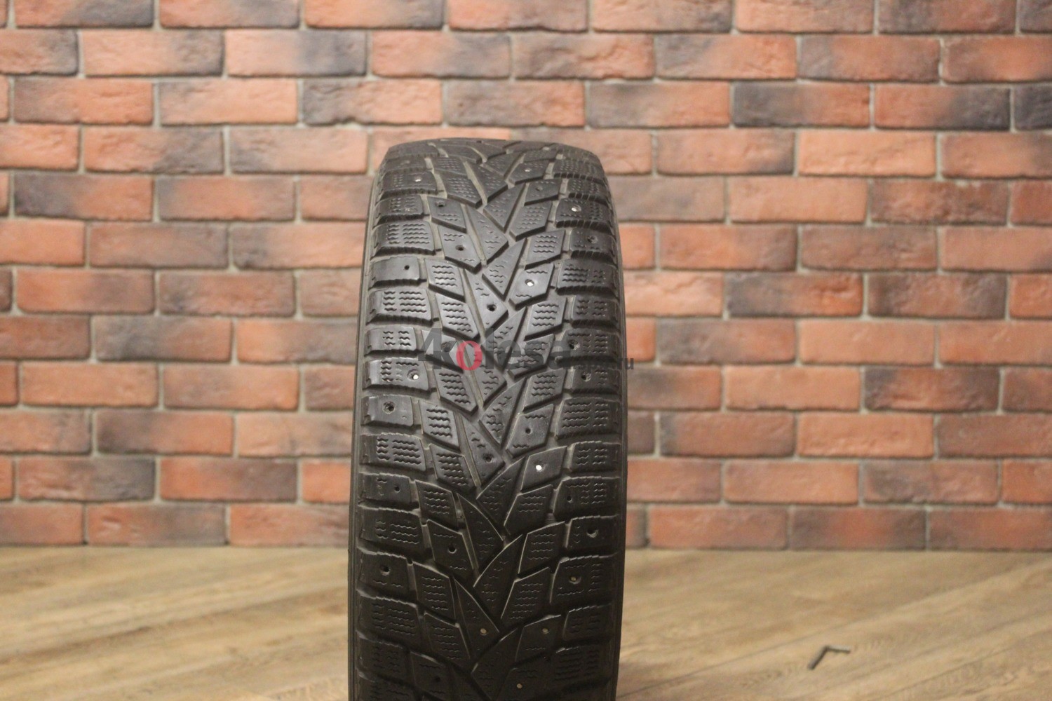 Зимние шипованные шины R15 195/55 Dunlop SP Winter ICE 02 бу (4-5 мм.) остаток шипов 0-25%