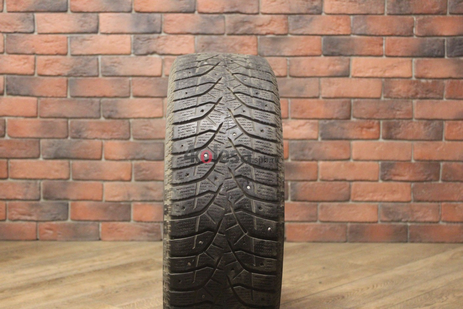 Зимние шипованные шины R15 195/60 Bridgestone Blizzak Spike-02 бу (4-5 мм.) остаток шипов 25-49%