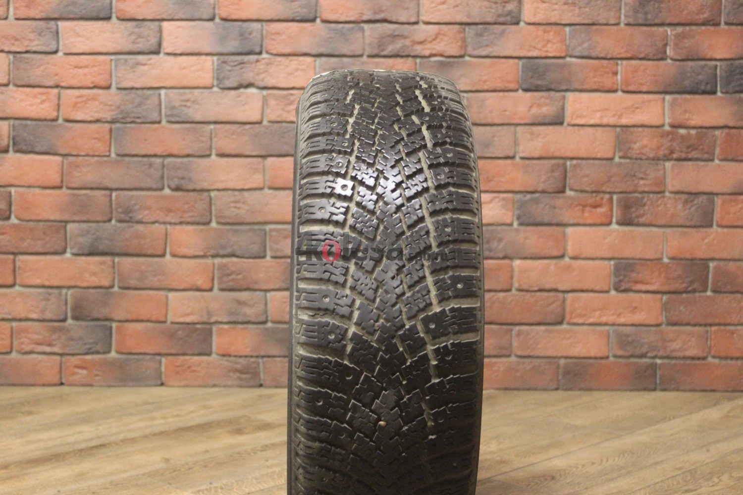 Зимние шипованные шины R15 195/65 Nokian Tyres Nordman 1 бу (4-5 мм.) остаток шипов 0-25%
