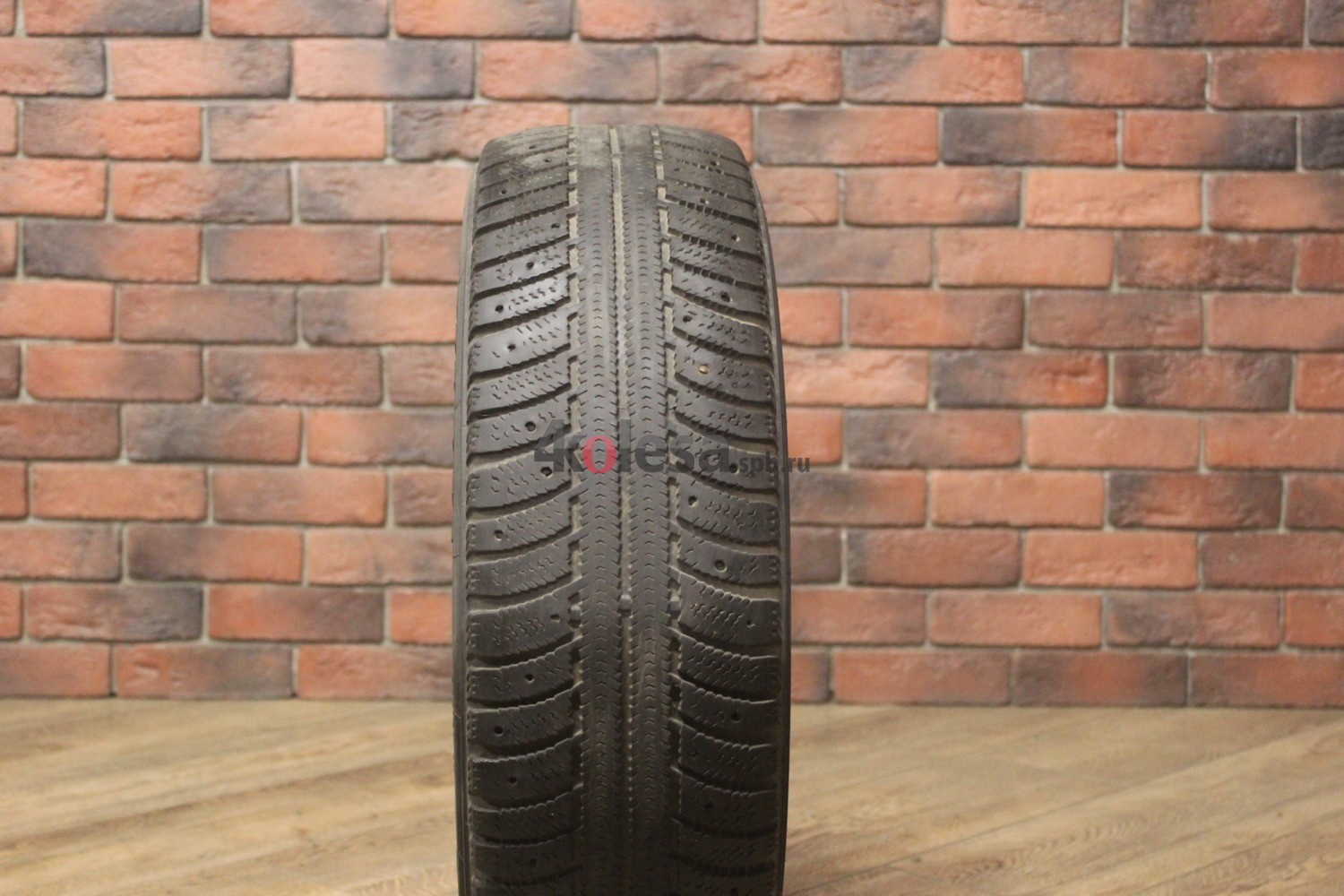 Зимние шипованные шины R15 195/65 Nokian Tyres Nordman бу (4-5 мм.) остаток шипов 0-25%