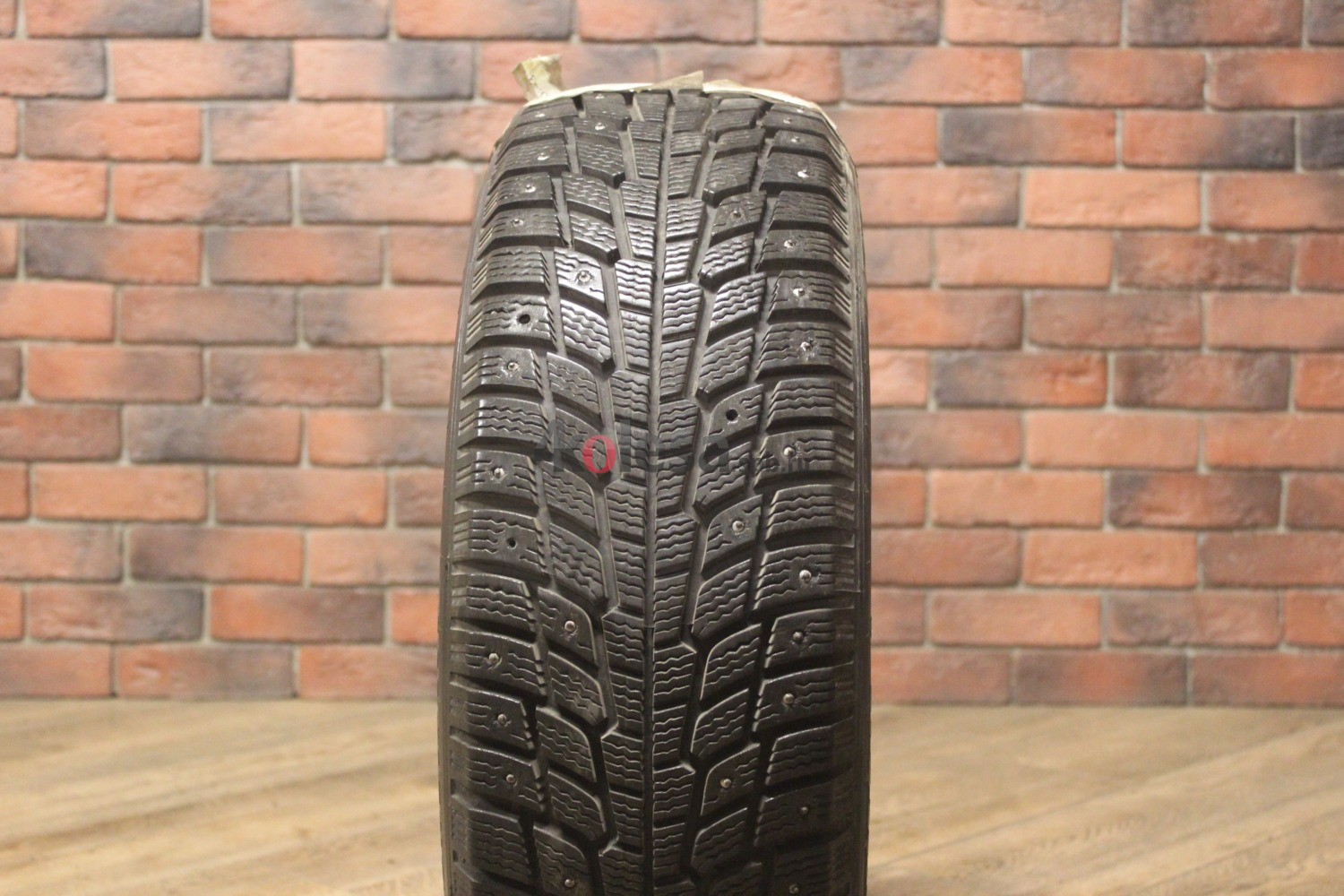Зимние шипованные шины R15 205/65 Michelin X-Ice North бу (6-7 мм.) остаток шипов 70-100%
