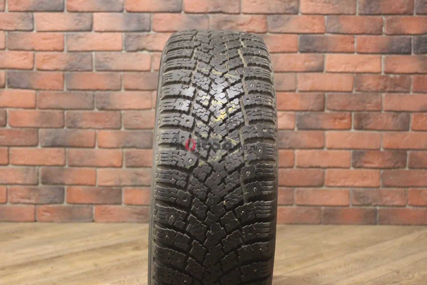 Зимние шипованные шины R15 205/65 Nokian Tyres Nordman 1 бу (4-5 мм.) остаток шипов 70-100%