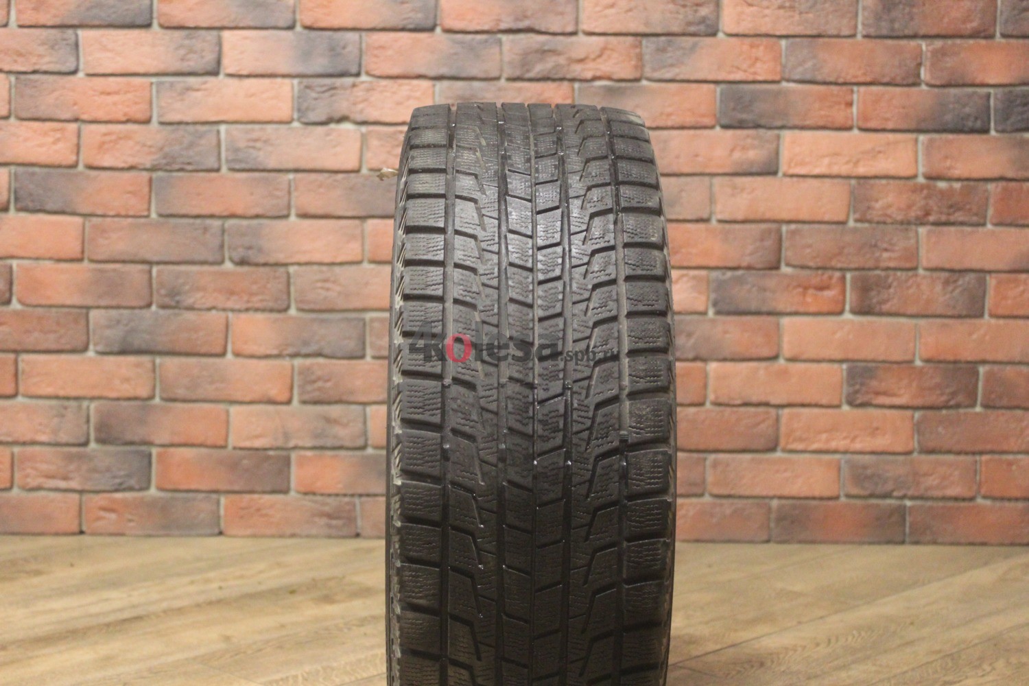 Зимние нешипованные шины R16 205/55 Bridgestone Blizzak RFT бу Лип. (4-5 мм.)