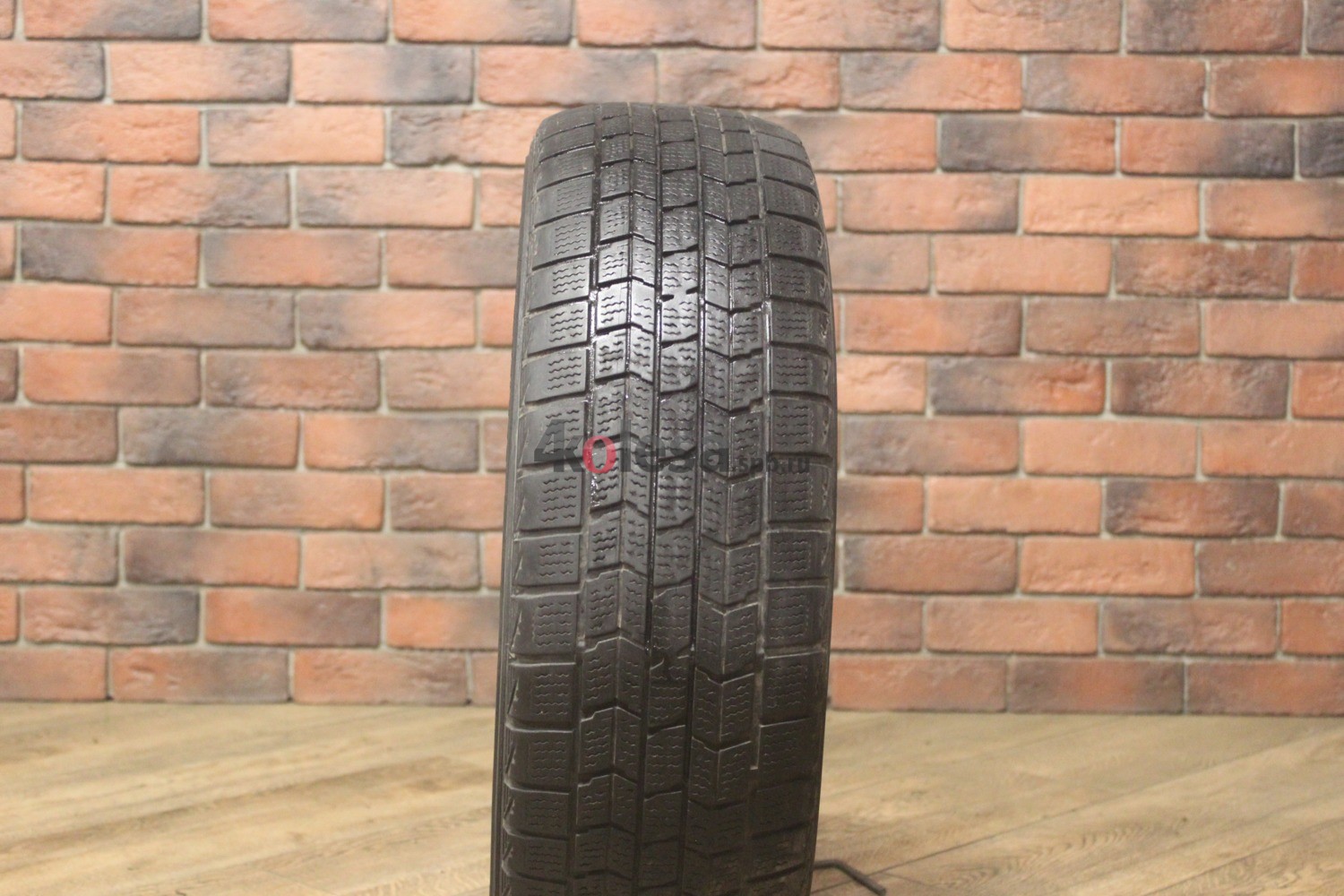 Зимние нешипованные шины R16 205/60 Dunlop DSX-2 бу Лип. (4-5 мм.)