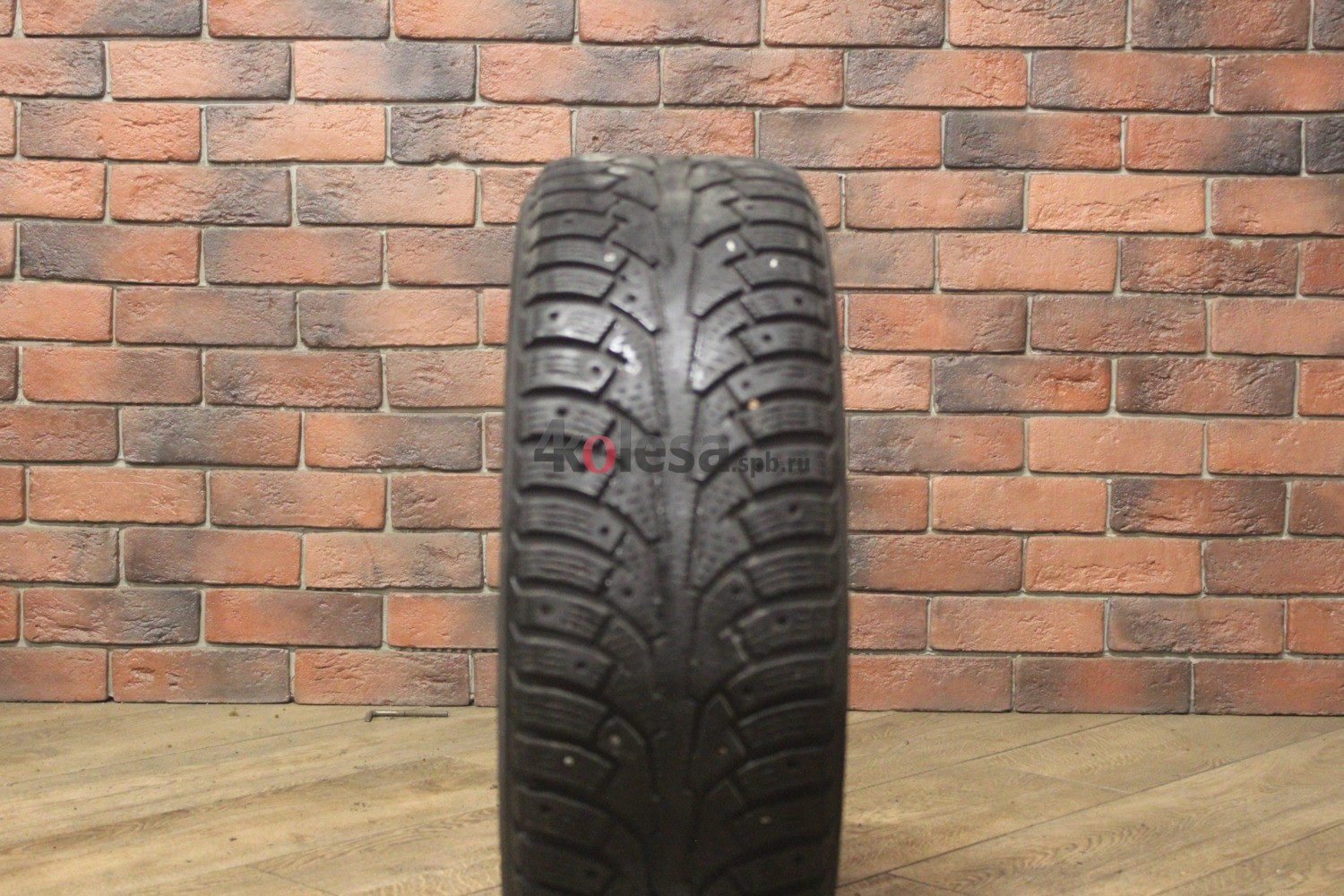 Зимние шипованные шины R16 195/55 Nokian Tyres Nordman 5 бу (4-5 мм.) остаток шипов 0-25%