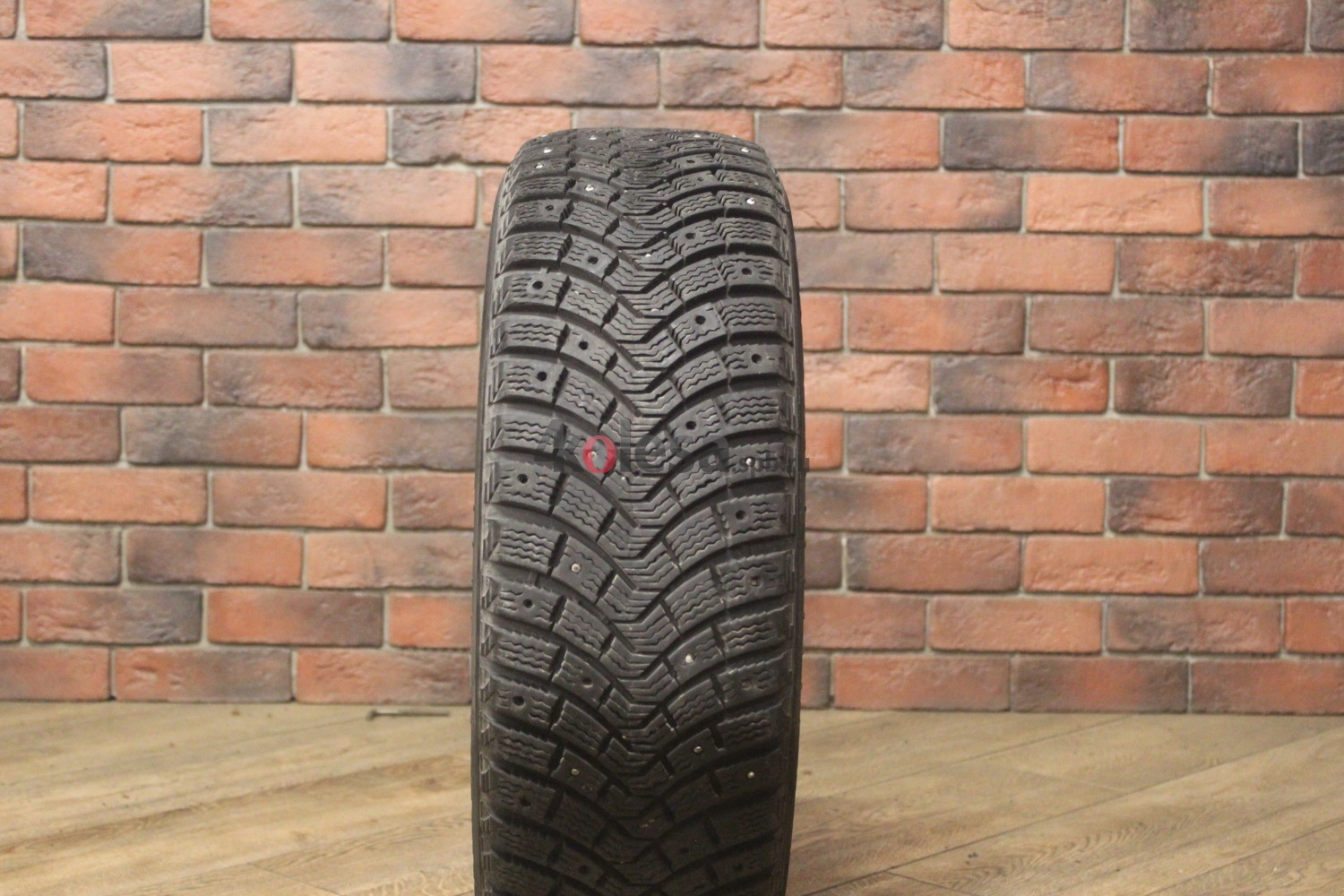 Зимние шипованные шины R16 195/60 Michelin X-Ice North 2 бу (6-7 мм.) остаток шипов 0-25%