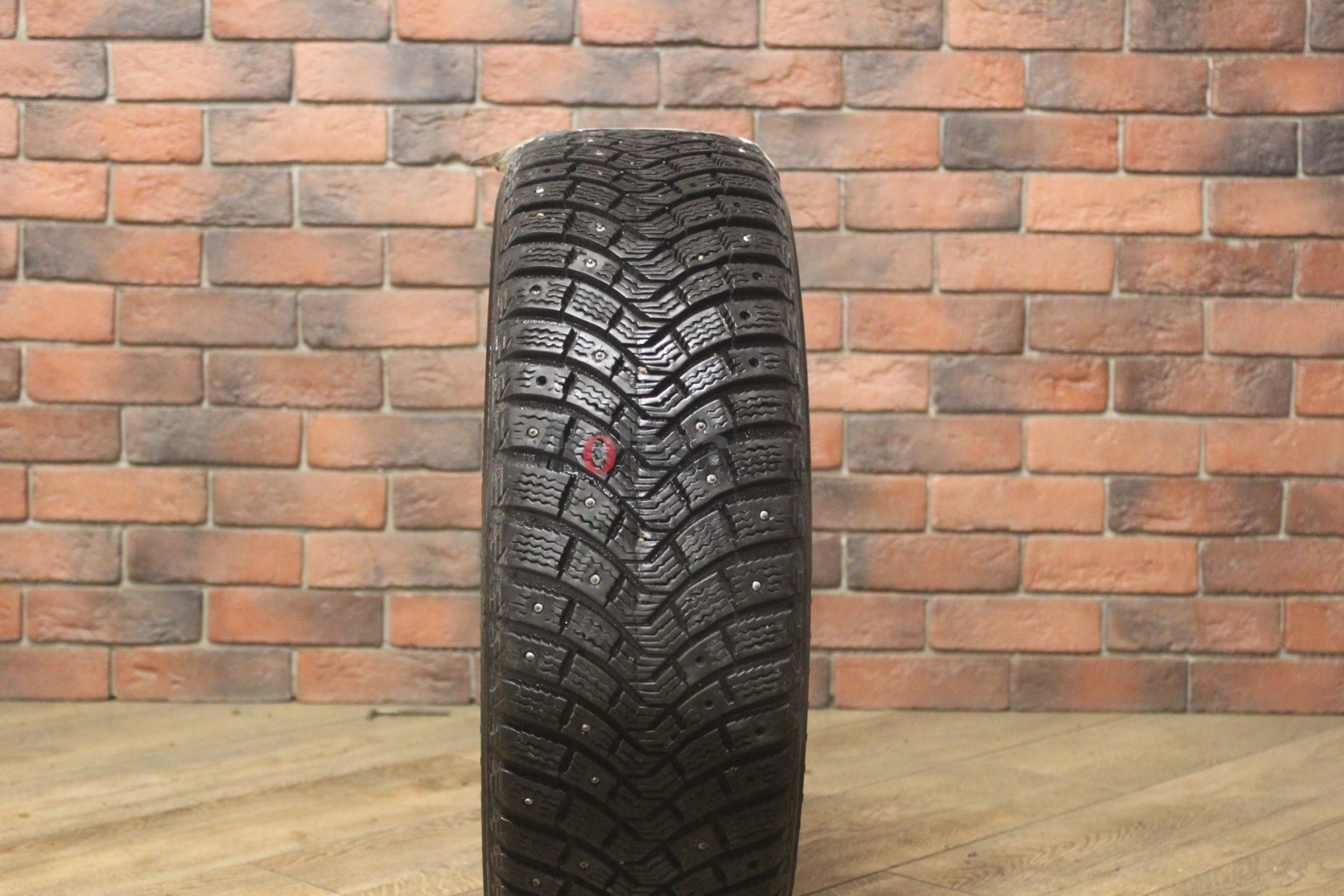 Зимние шипованные шины R16 195/60 Michelin X-Ice North 2 бу (6-7 мм.) остаток шипов 50-69%