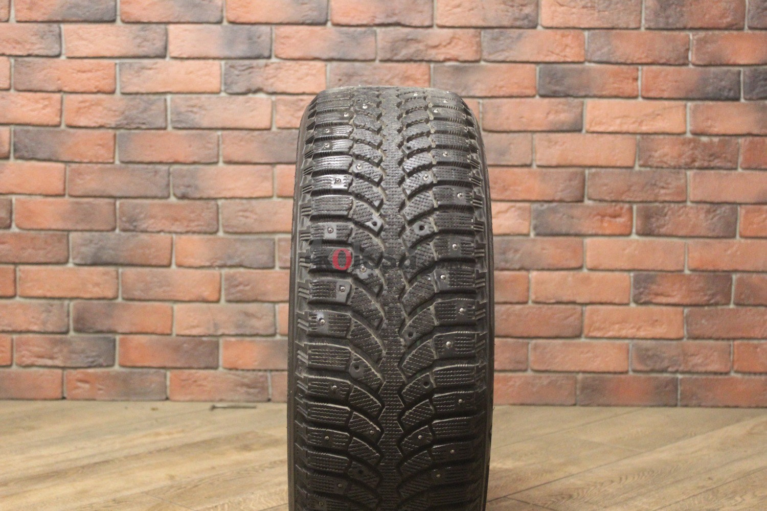 Зимние шипованные шины R16 195/55 Bridgestone Blizzak Spike-01 бу (6-7 мм.) остаток шипов 70-100%