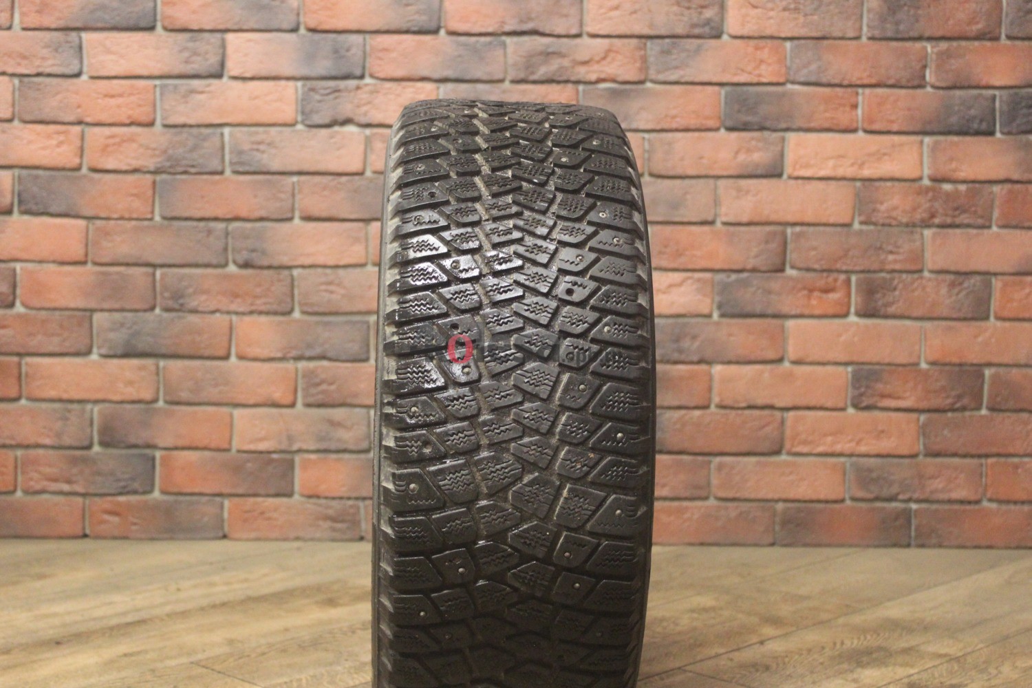 Зимние шипованные шины R16 205/55 Michelin Ivalo бу (4-5 мм.) остаток шипов 70-100%