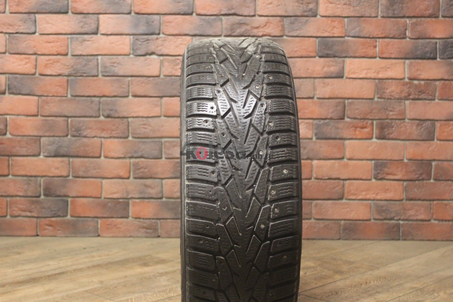 Зимние шипованные шины R16 205/60 Nokian Tyres Hakkapeliitta 7 RFT бу (4-5 мм.) остаток шипов 0-25%