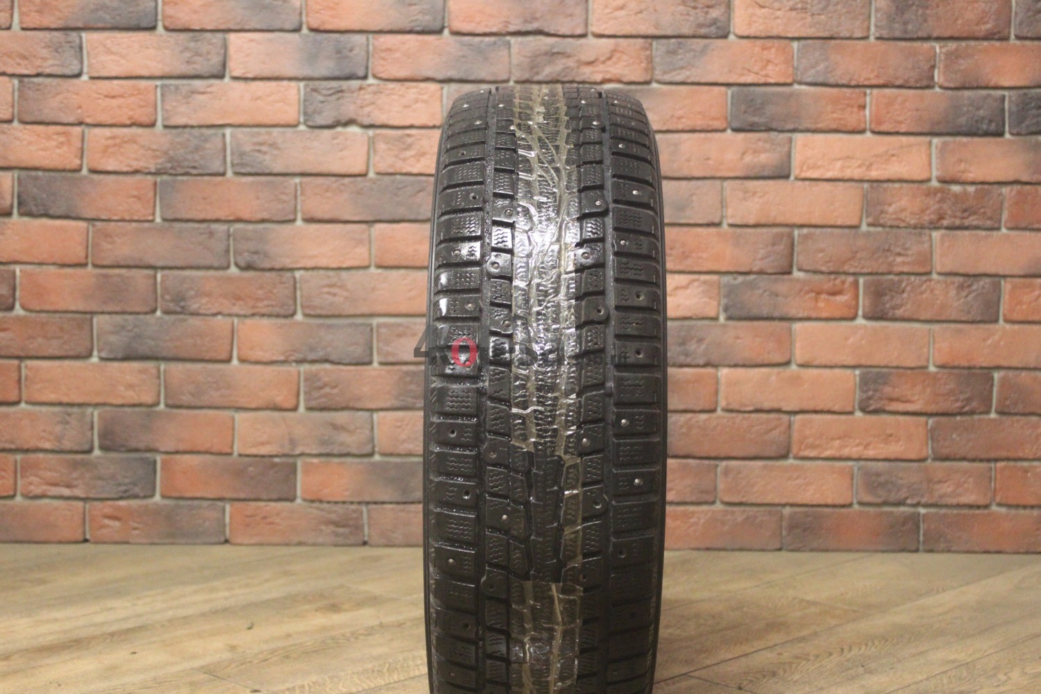 Зимние шипованные шины R16 205/60 Dunlop SP Winter ICE 01 бу (6-7 мм.) остаток шипов 50-69%