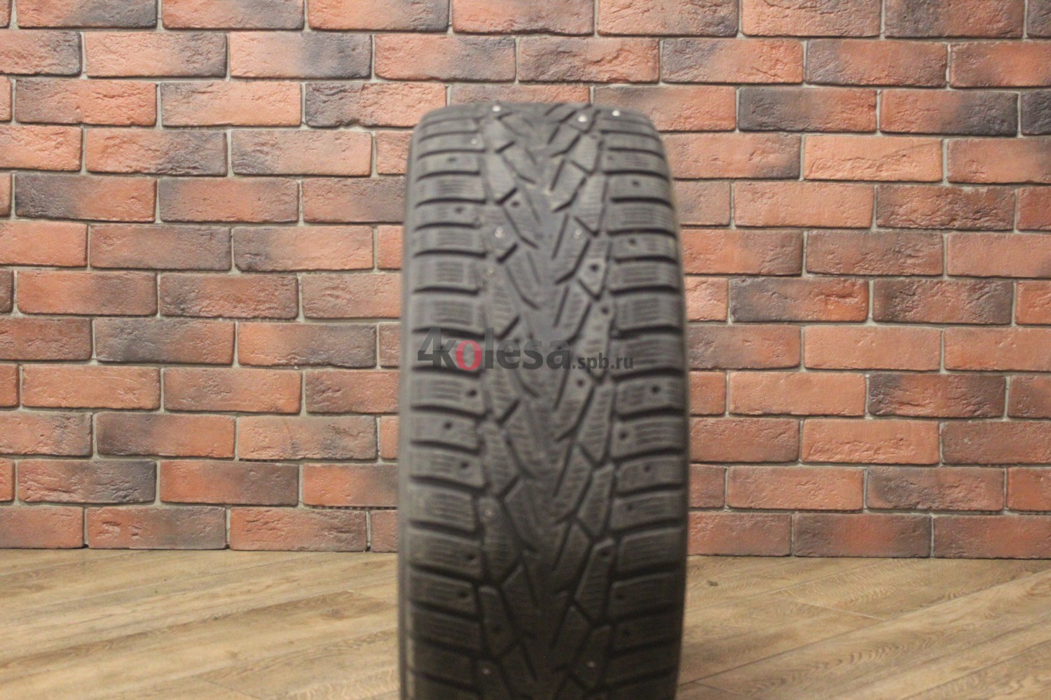 Зимние шипованные шины R16 215/55 Nokian Tyres Hakkapeliitta 7 бу (4-5 мм.) остаток шипов 0-25%