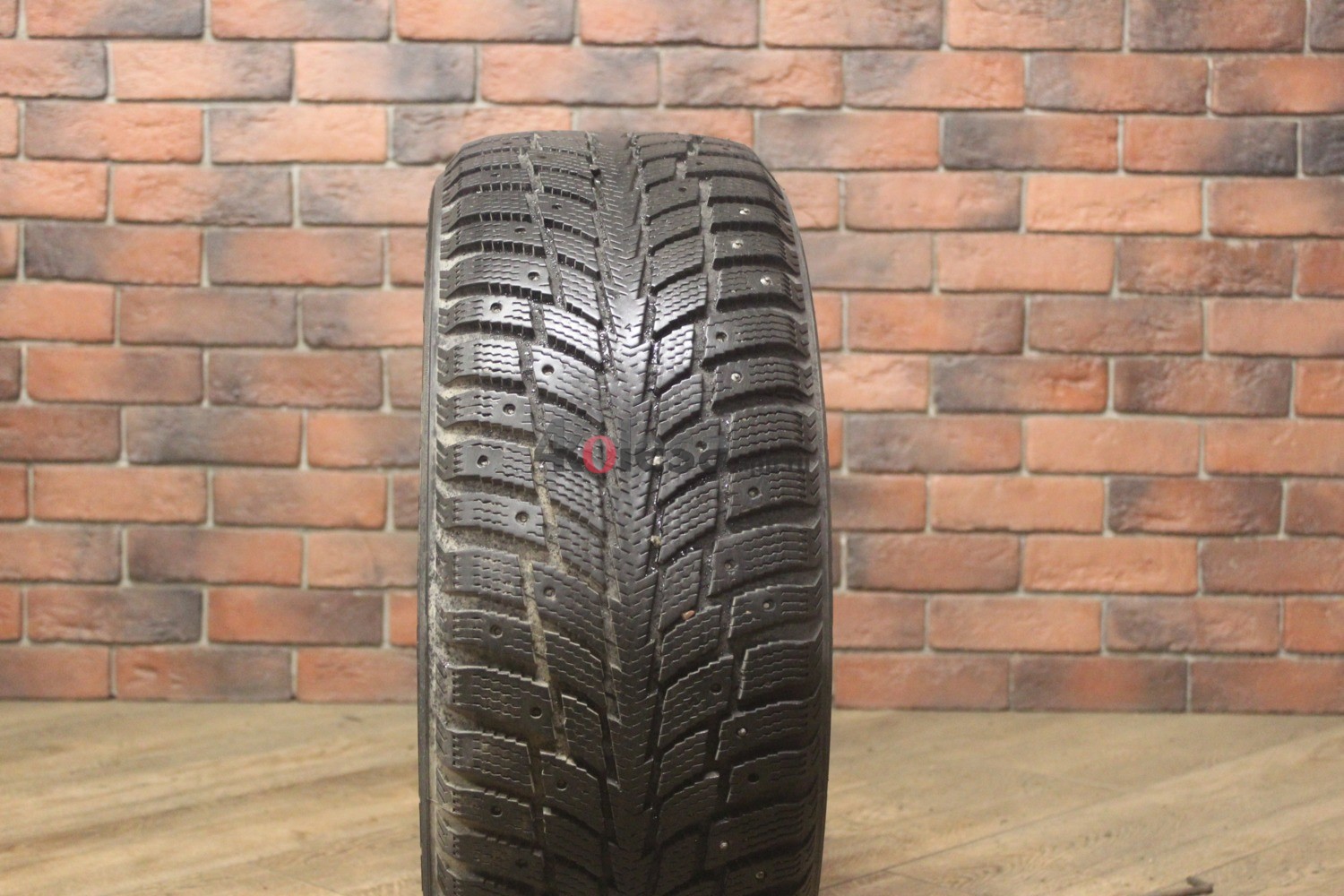 Зимние шипованные шины R16 225/50 Nokian Tyres Hakkapeliitta 2 бу (6-7 мм.) остаток шипов 25-49%