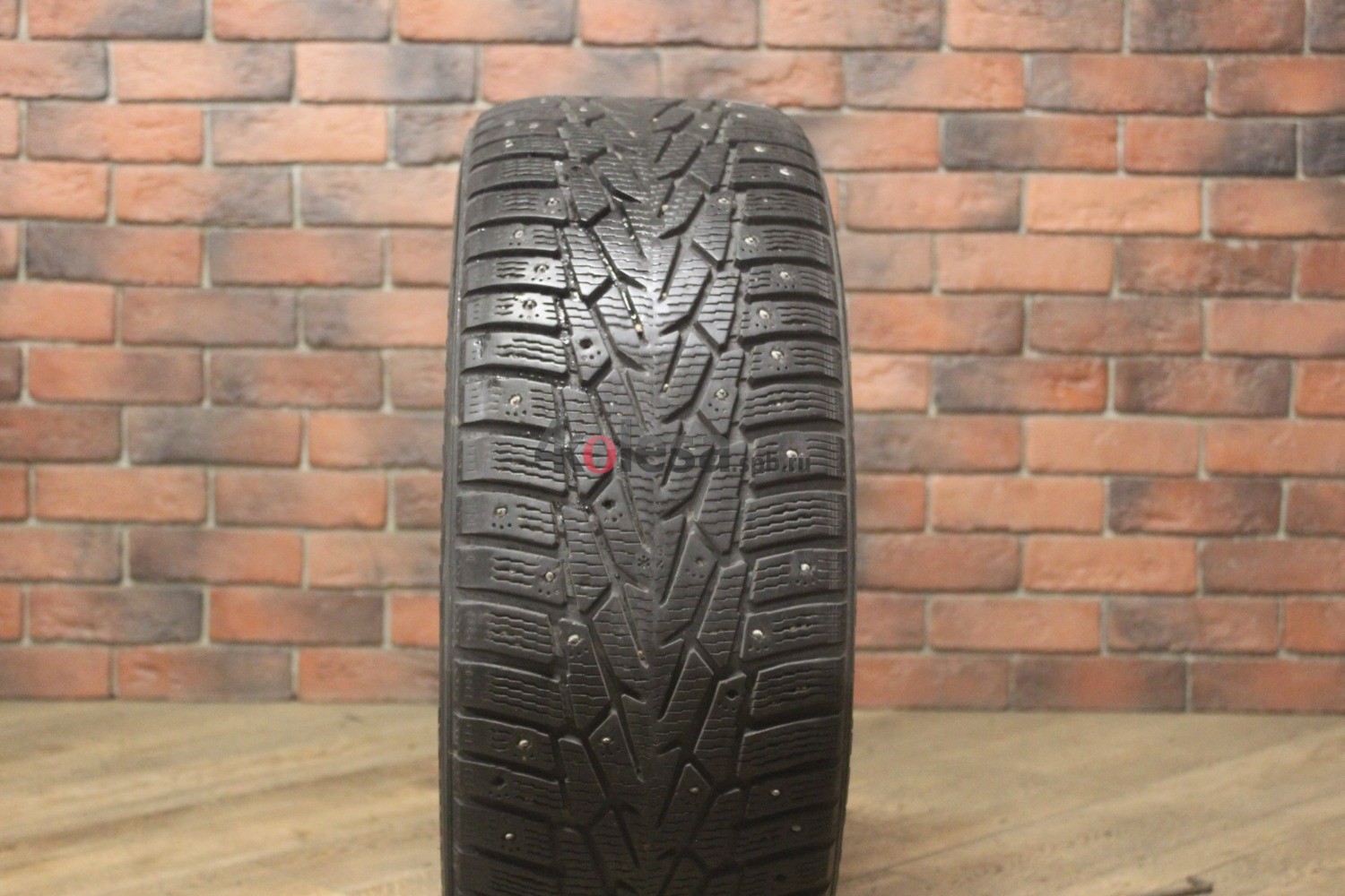 Зимние шипованные шины R16 225/55 Nokian Tyres Hakkapeliitta 7 бу (6-7 мм.) остаток шипов 70-100%
