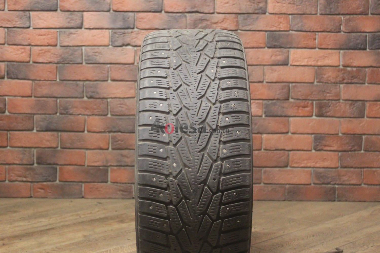 Зимние шипованные шины R16 225/55 Nokian Tyres Hakkapeliitta 7 бу (4-5 мм.) остаток шипов 0-25%