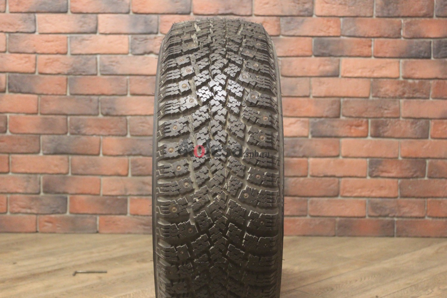 Зимние шипованные шины R16 225/60 Nokian Tyres Hakkapeliitta 1  ШИП (новые)