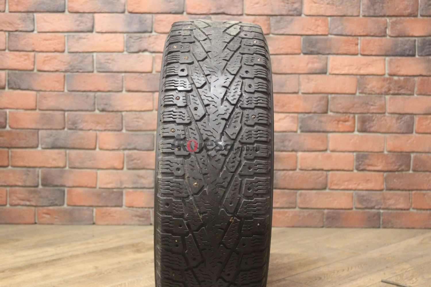 Зимние шипованные шины R16C 215/65 Nokian Tyres Hakkapeliitta C3 бу (4-5 мм.) остаток шипов 25-49%