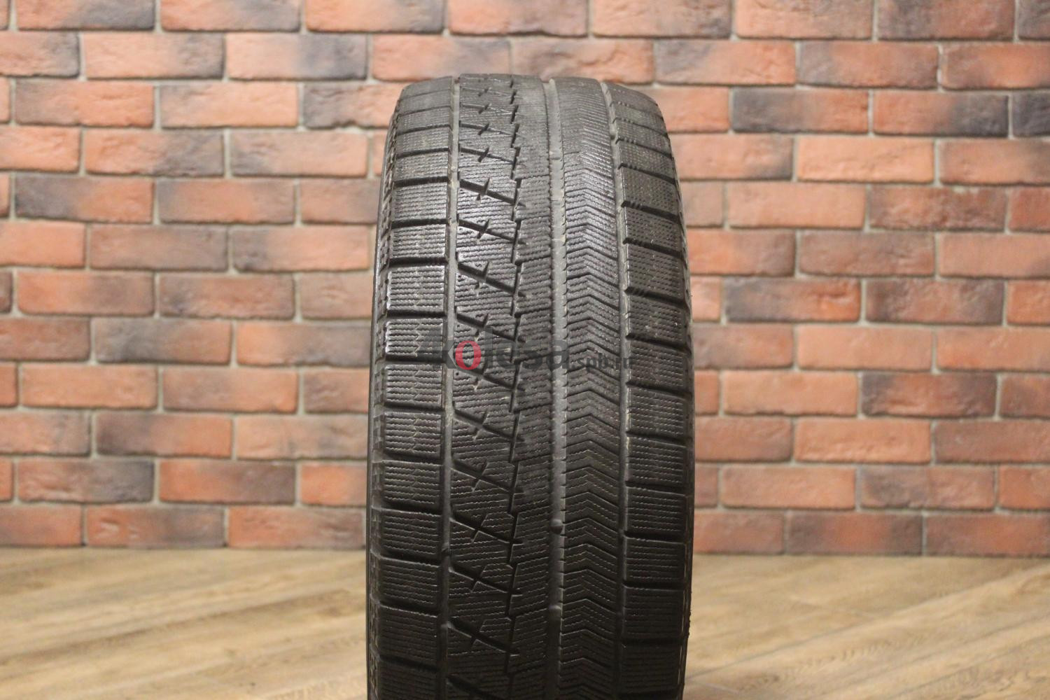 Зимние нешипованные шины R16 215/55 Bridgestone Blizzak VRX бу Лип. (6-7 мм.)