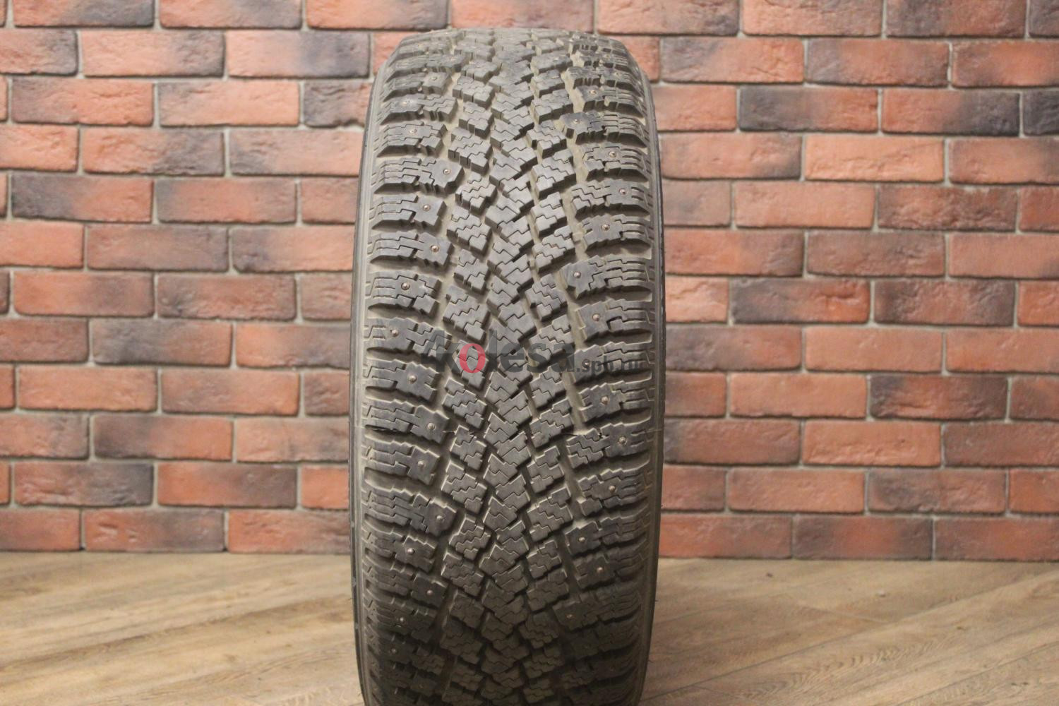 Зимние шипованные шины R17 255/55 Nokian Tyres Hakkapeliitta бу (8-9 мм.) остаток шипов 70-100%