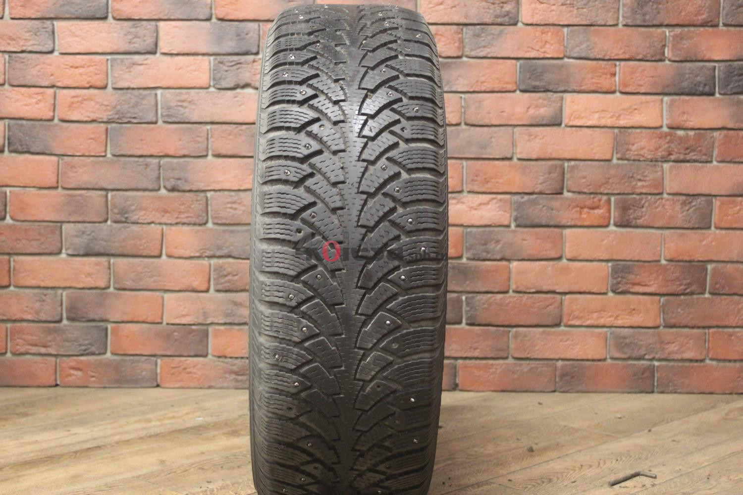 Зимние шипованные шины R17 235/65 Nokian Tyres Nordman бу (4-5 мм.) остаток шипов 70-100%