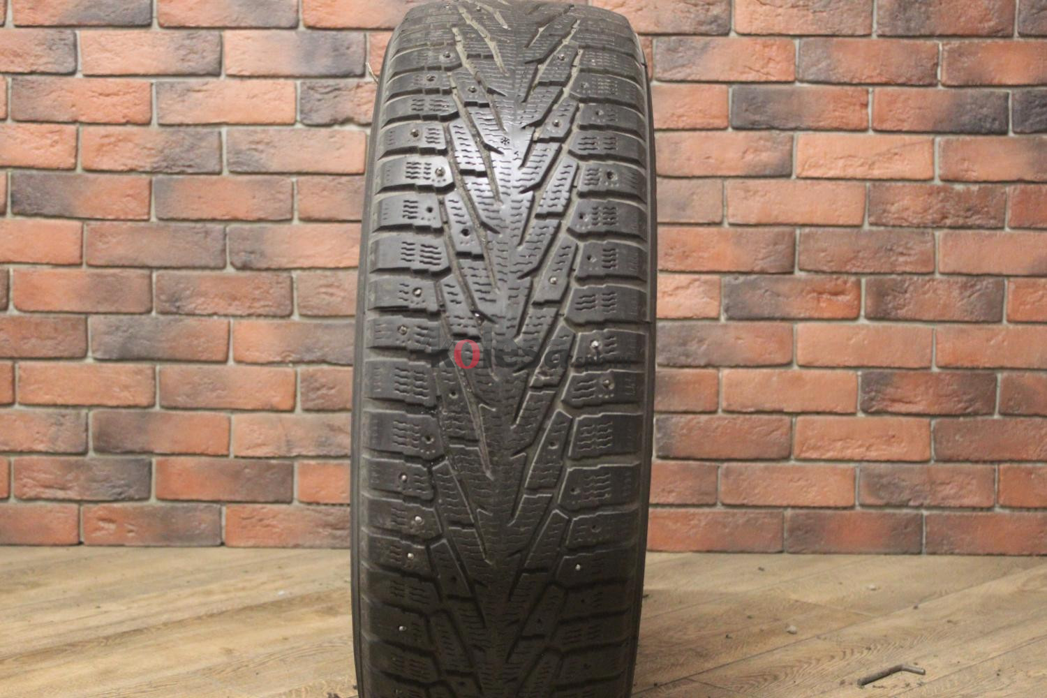 Зимние шипованные шины R17 235/65 Nokian Tyres Nordman 7 бу (4-5 мм.) остаток шипов 50-69%