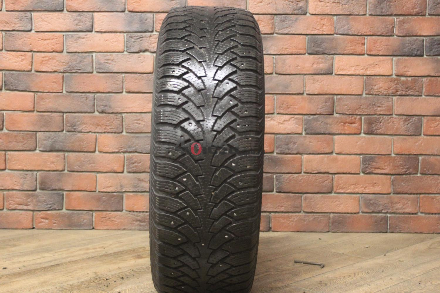 Зимние шипованные шины R17 235/65 Nokian Tyres Nordman бу (4-5 мм.) остаток шипов 0-25%