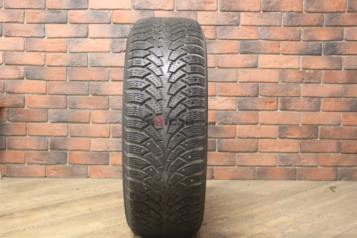 Зимние шипованные шины R17 235/65 Nokian Tyres Hakkapeliitta бу (4-5 мм.) остаток шипов 25-49%