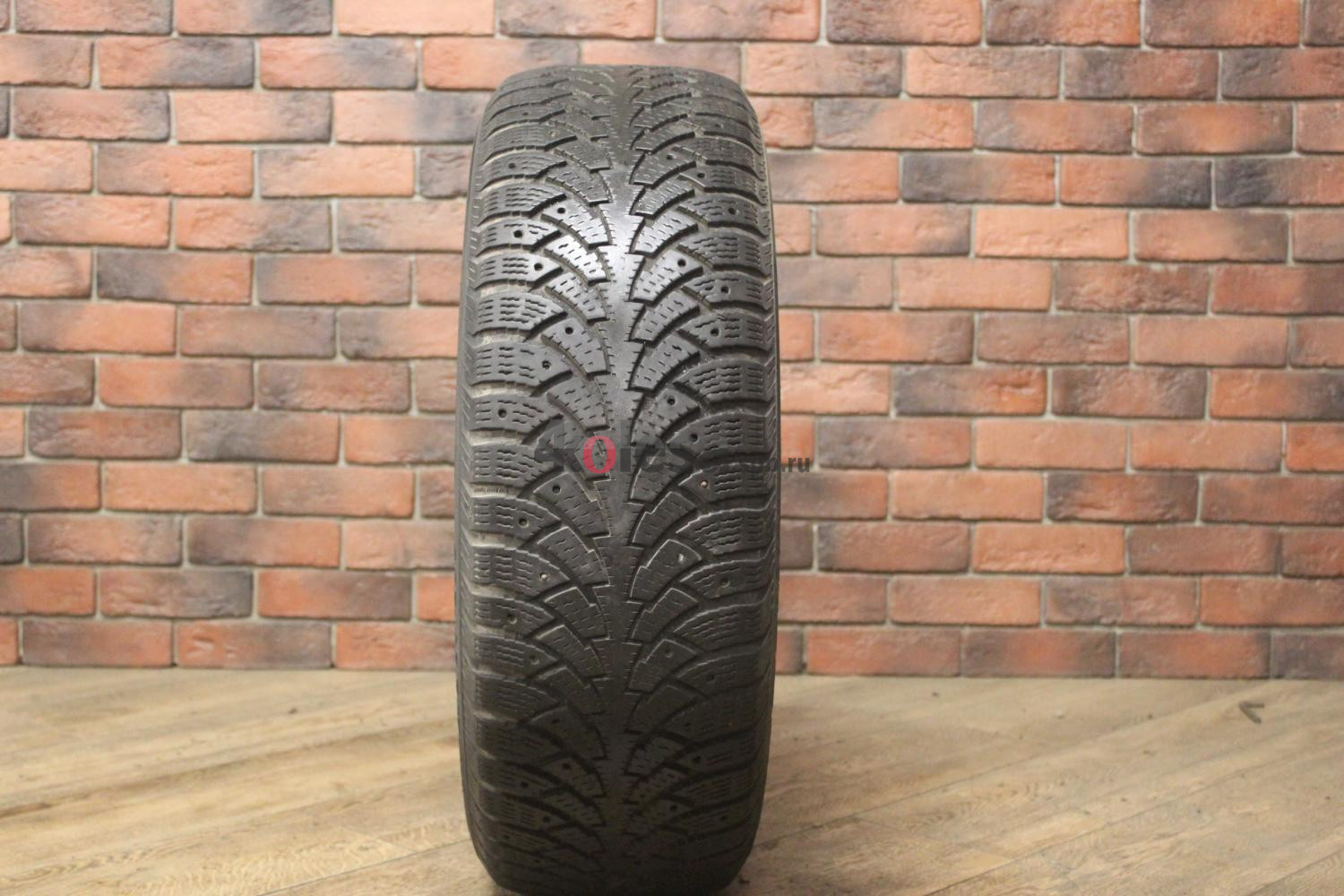 Зимние шипованные шины R17 235/65 Nokian Tyres Hakkapeliitta бу (4-5 мм.) остаток шипов 0-25%