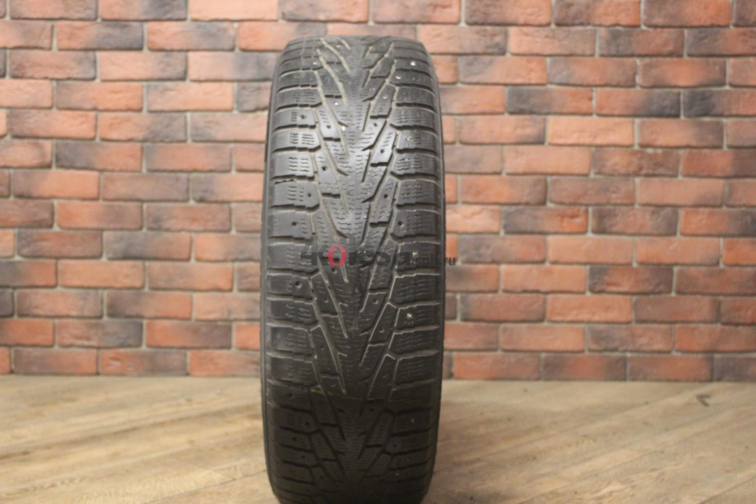 Зимние шипованные шины R17 235/65 Nokian Tyres Hakkapeliitta 7 бу (4-5 мм.) остаток шипов 25-49%