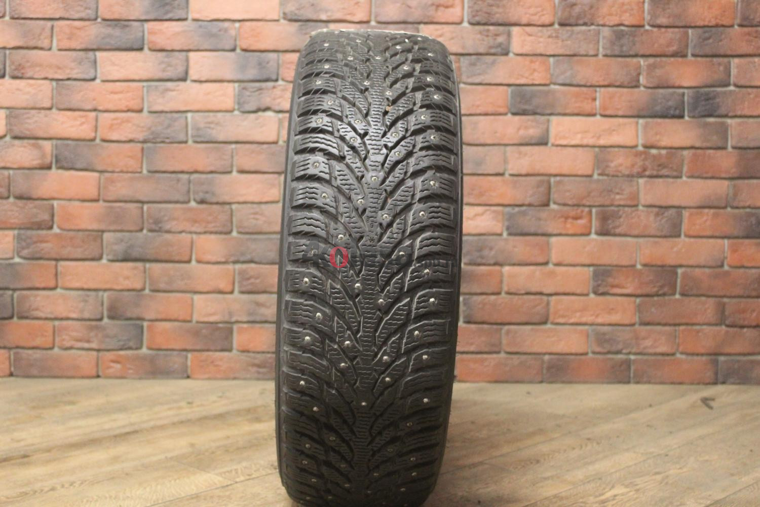Зимние шипованные шины R17 235/65 Nokian Tyres Hakkapeliitta 9 бу (8-9 мм.) остаток шипов 70-100%