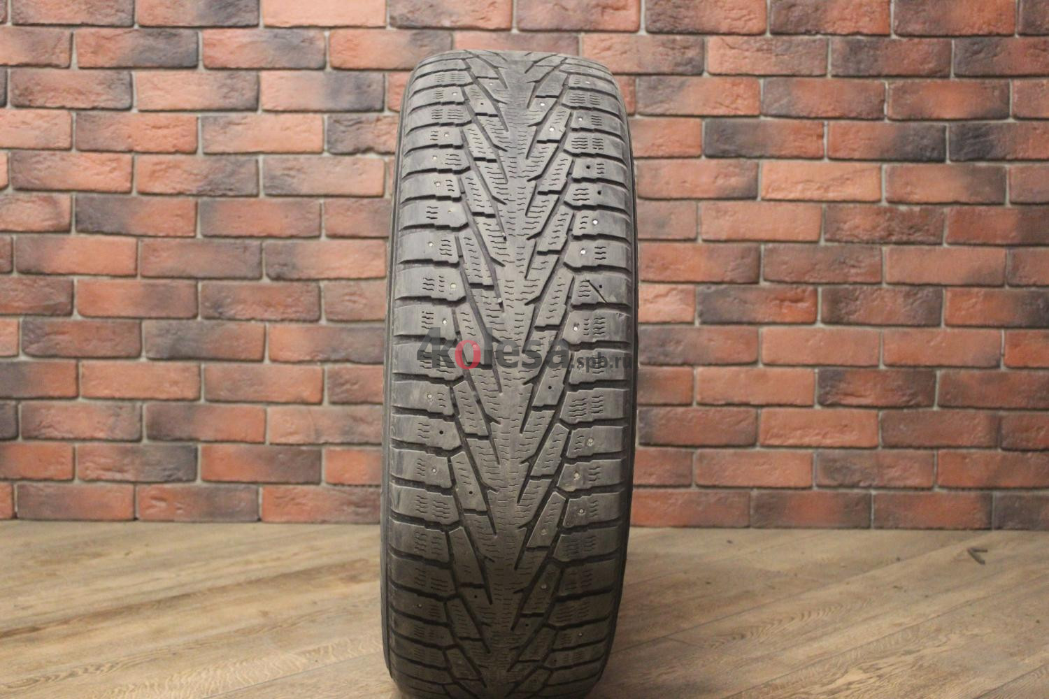 Зимние шипованные шины R17 235/65 Nokian Tyres Hakkapeliitta 7 бу (4-5 мм.) остаток шипов 0-25%