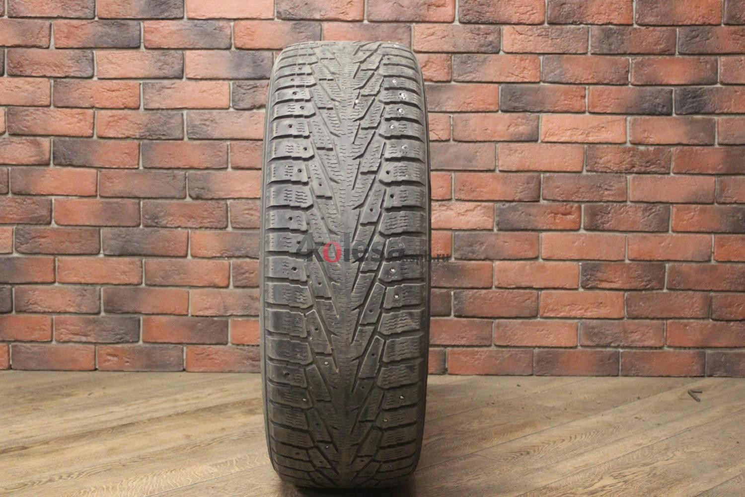 Зимние шипованные шины R17 235/65 Nokian Tyres Hakkapeliitta 5 бу (4-5 мм.) остаток шипов 25-49%