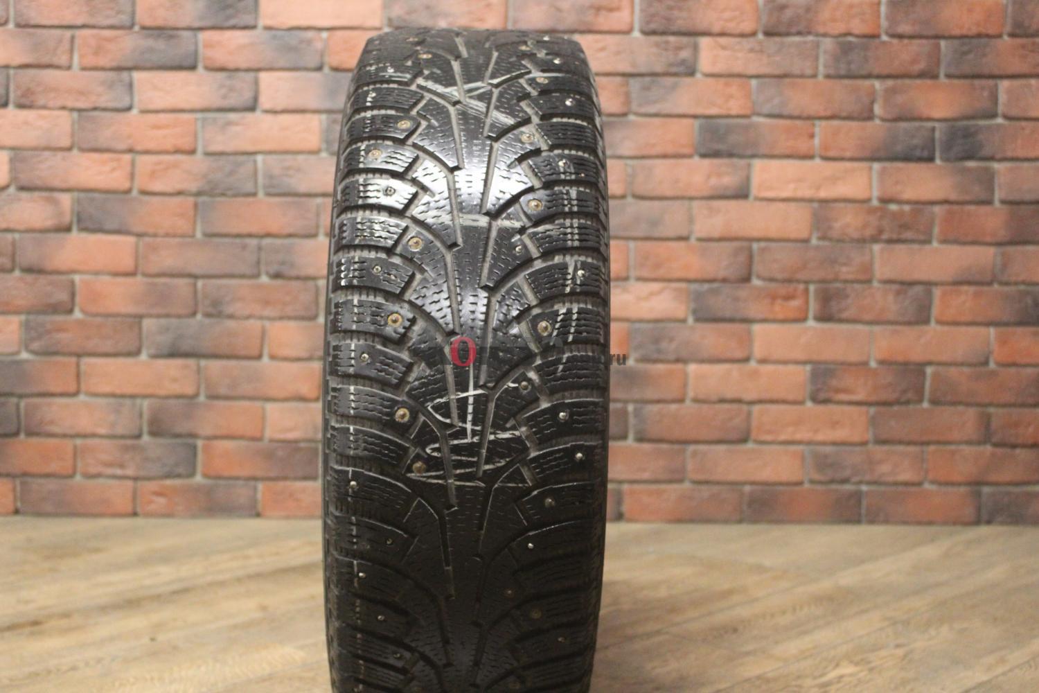 Зимние шипованные шины R17 235/65 Nokian Tyres Hakkapeliitta 5 бу (4-5 мм.) остаток шипов 70-100%