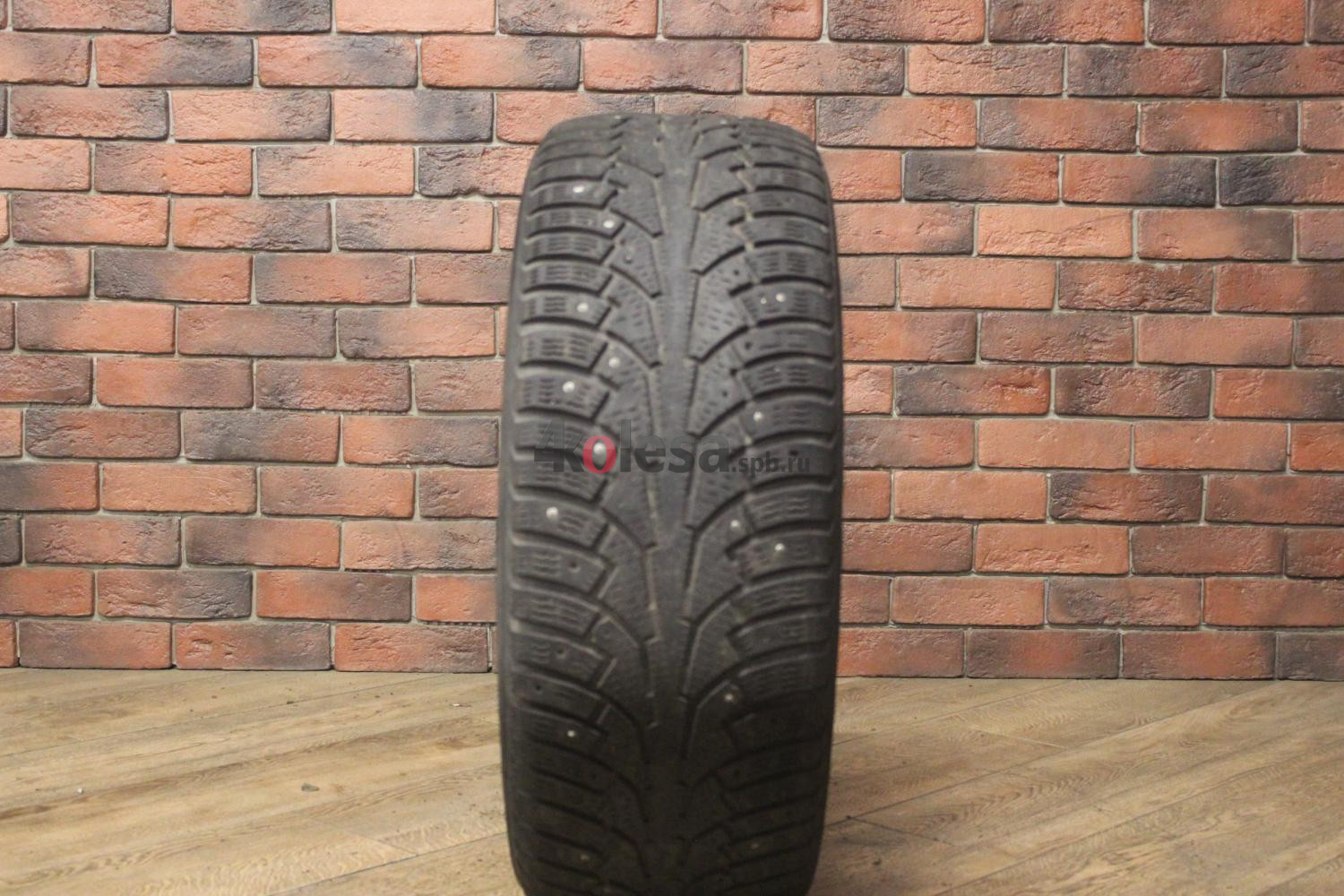 Зимние шипованные шины R17 235/55 Nokian Tyres Nordman 5 бу (4-5 мм.) остаток шипов 25-49%